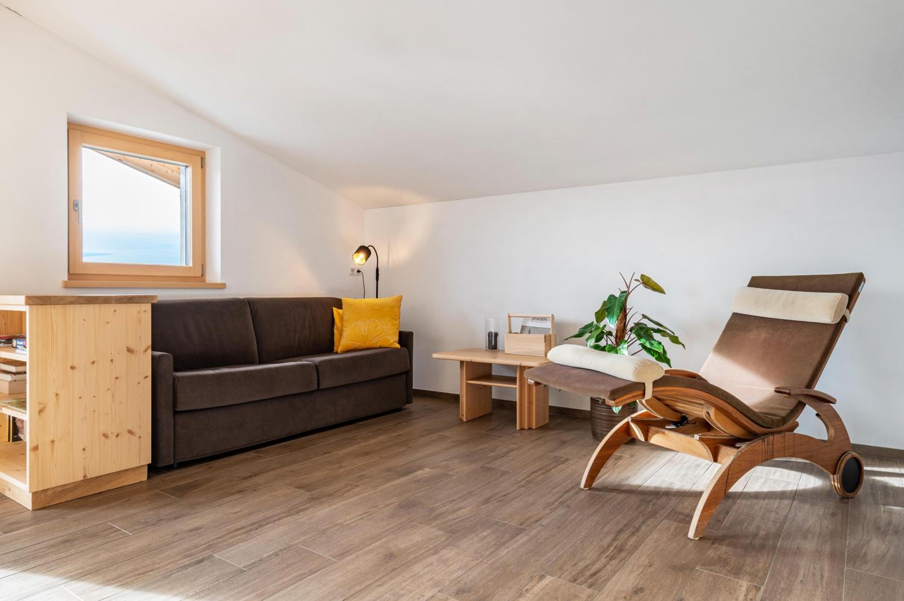 Two-Bedroom Deluxe Apartment with Garden View photo 2