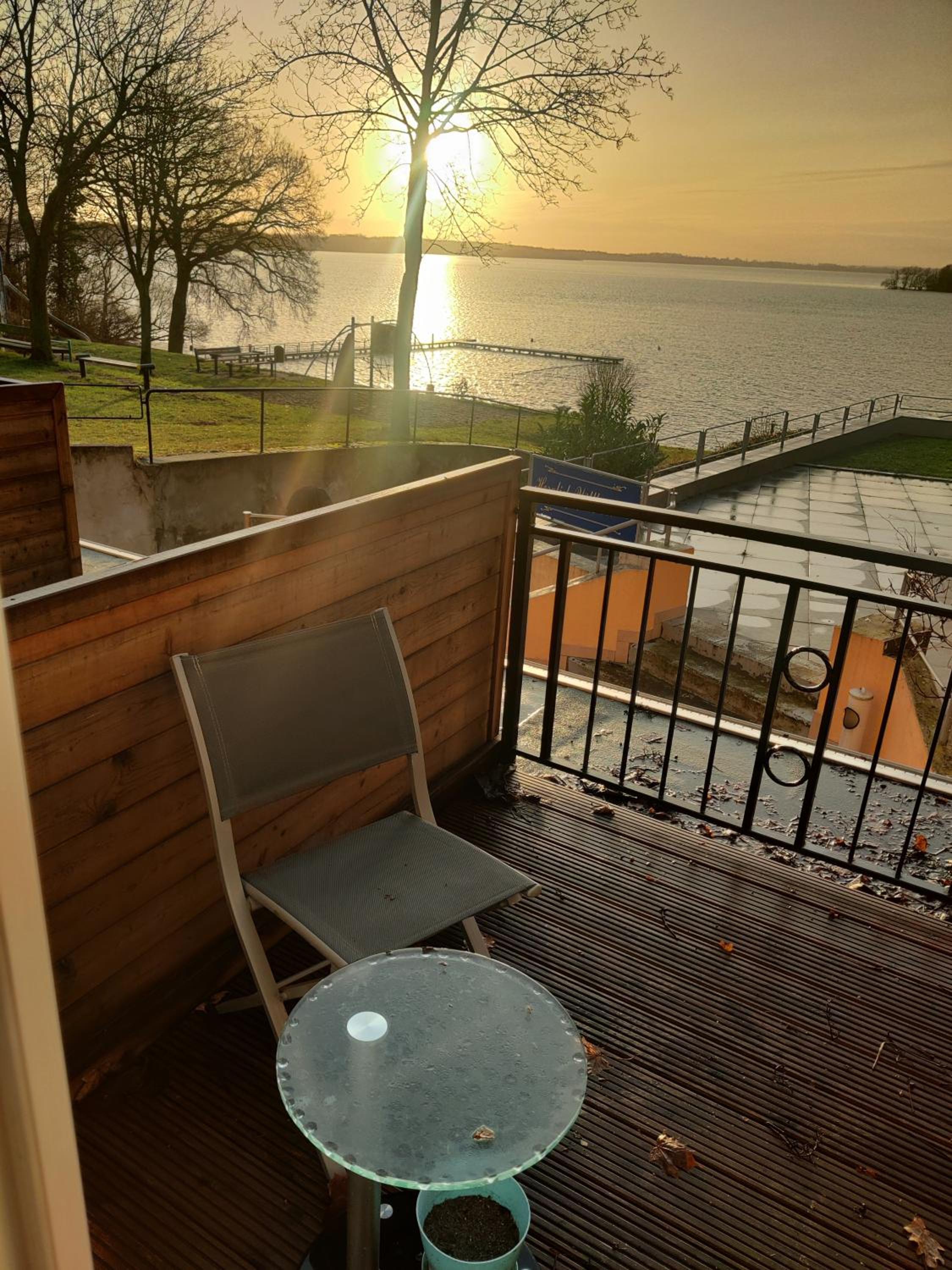 Single Room with Lake View