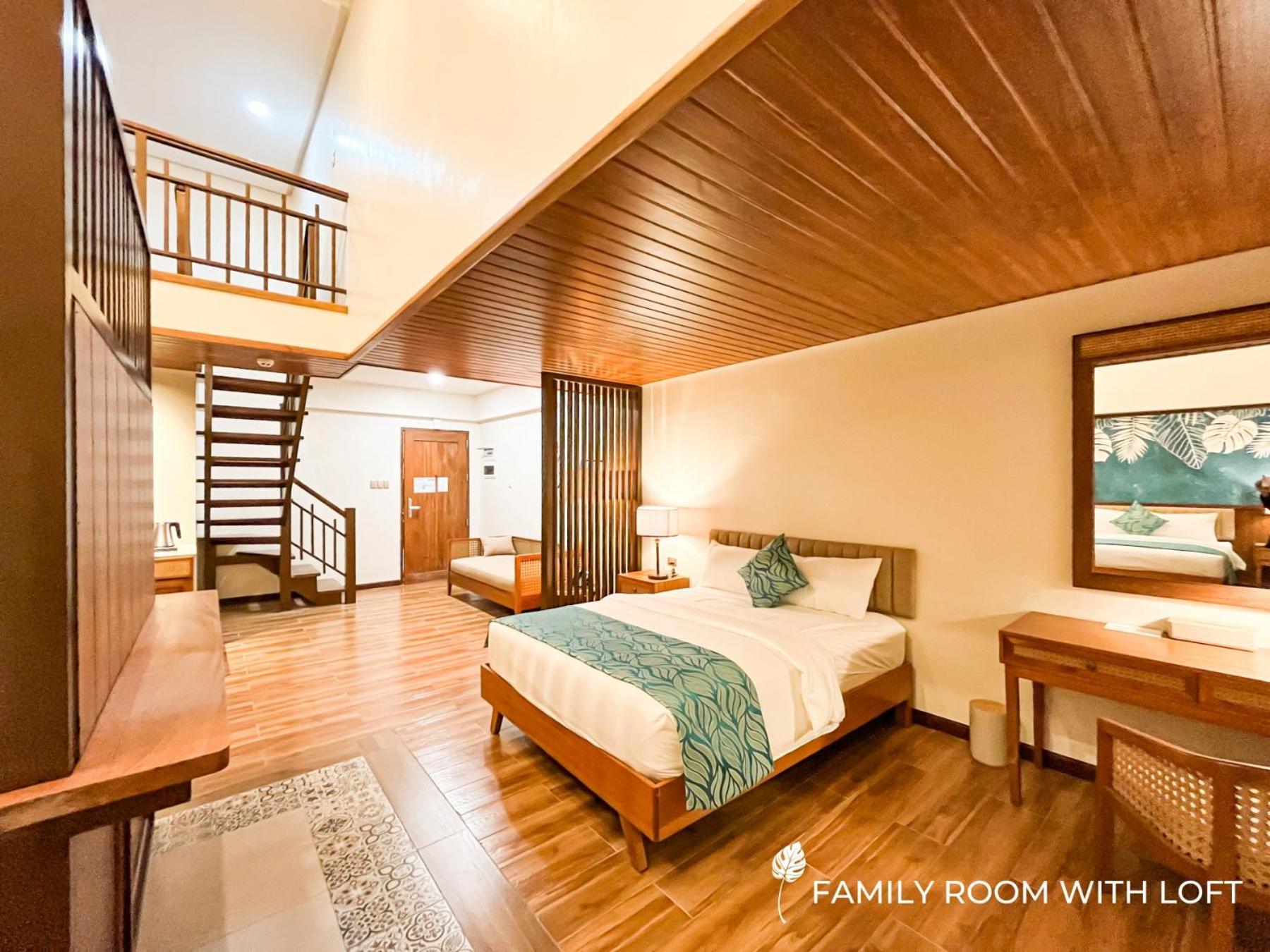 Deluxe Room - Photo 5