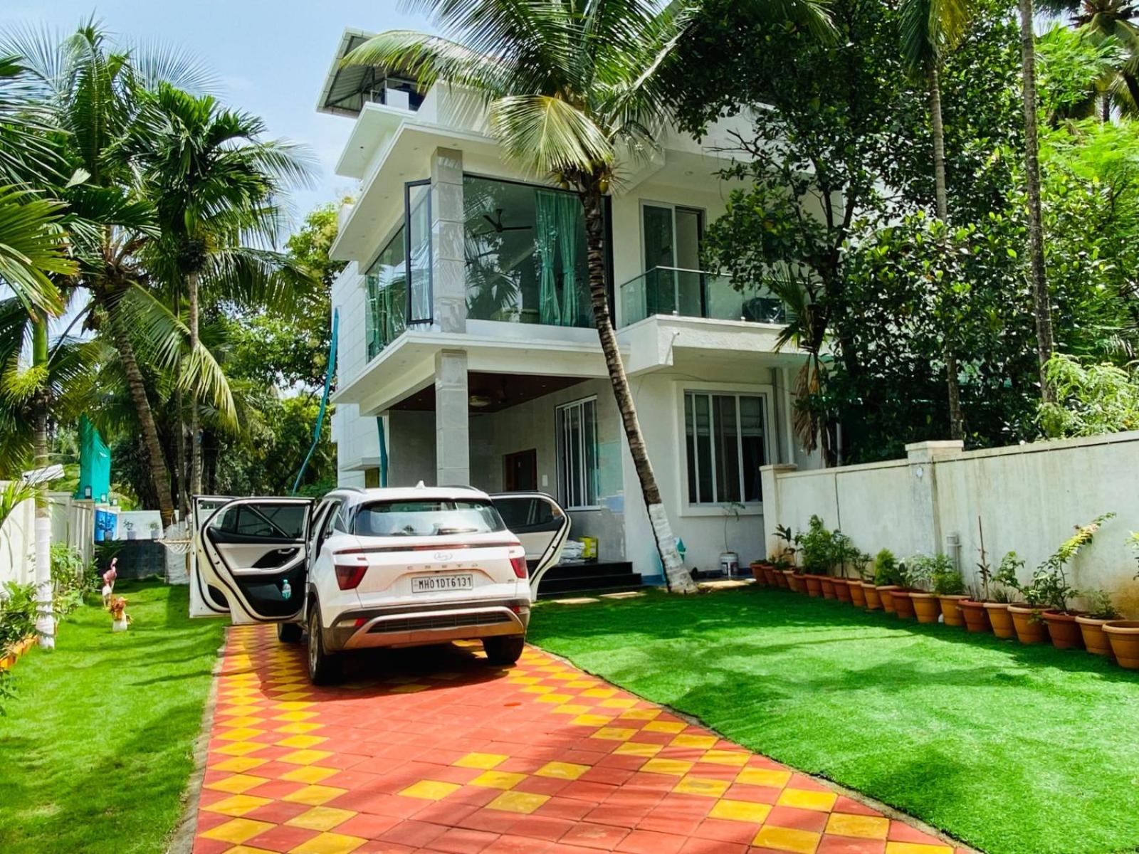 Villa photo 2