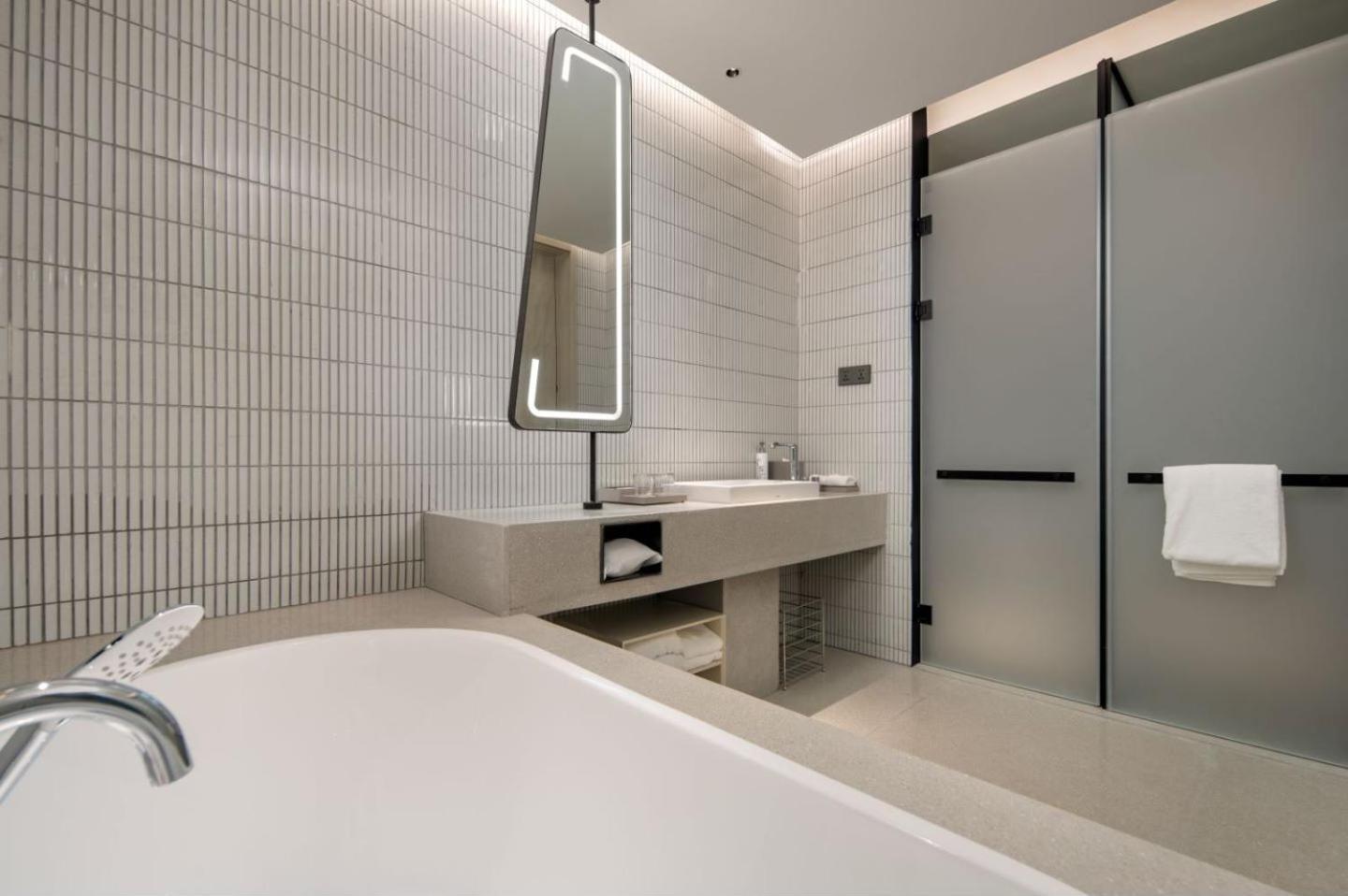 Premium Twin Room photo 3