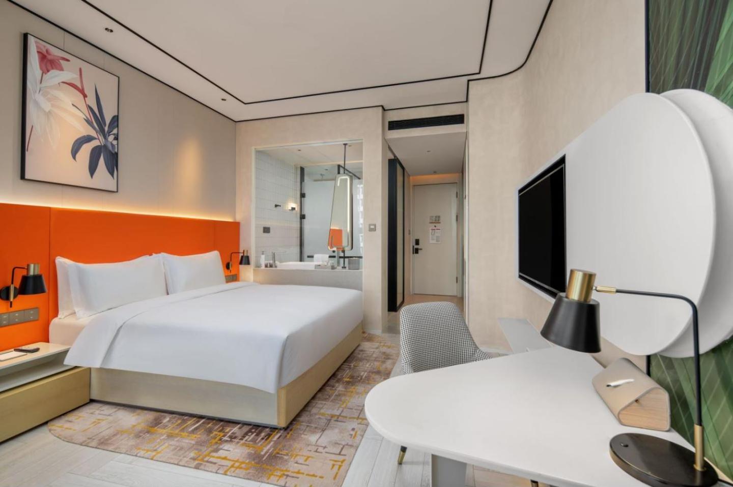 Deluxe King Room photo 1