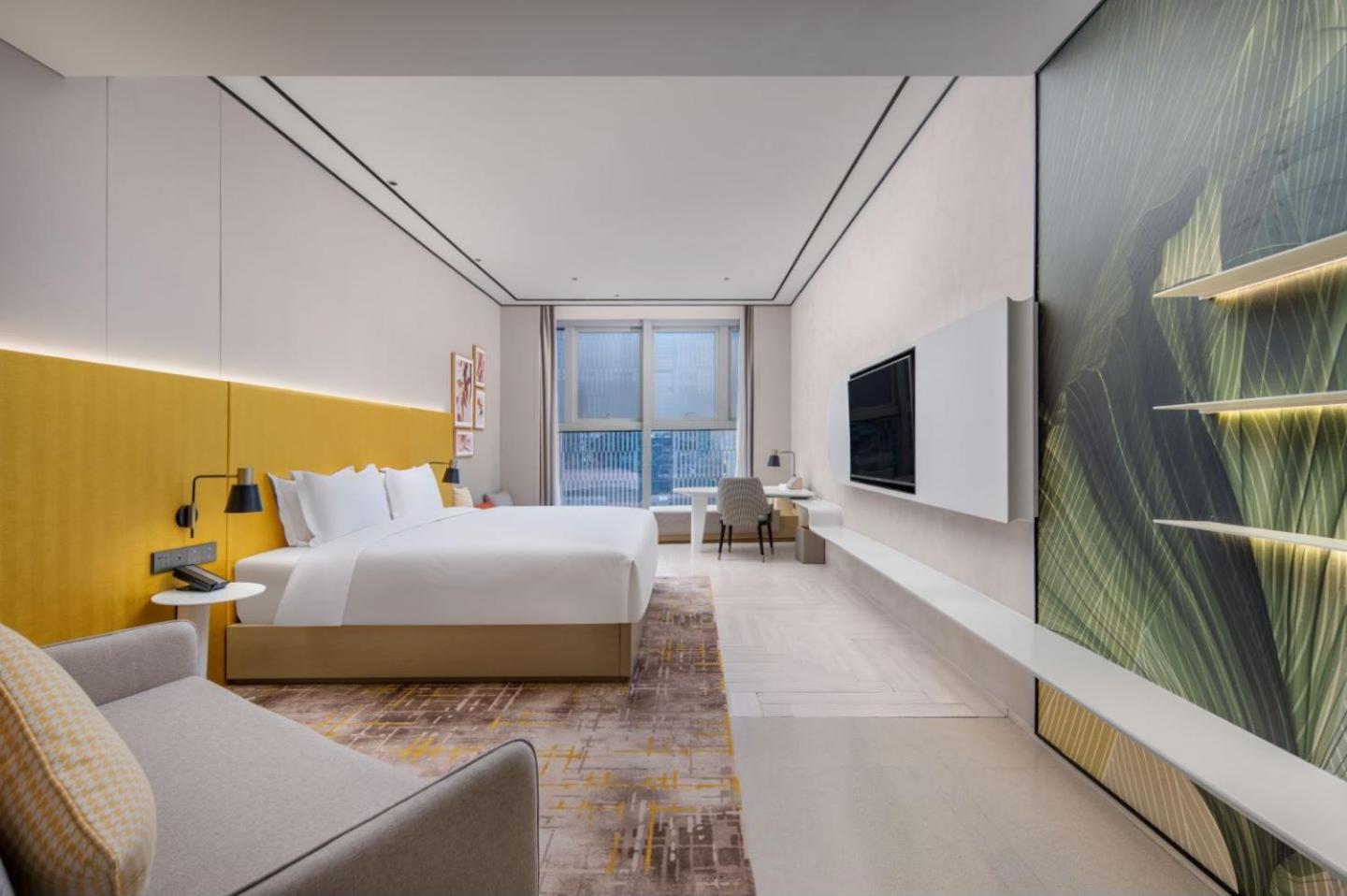 Premium King Room with Sofa Bed photo 2