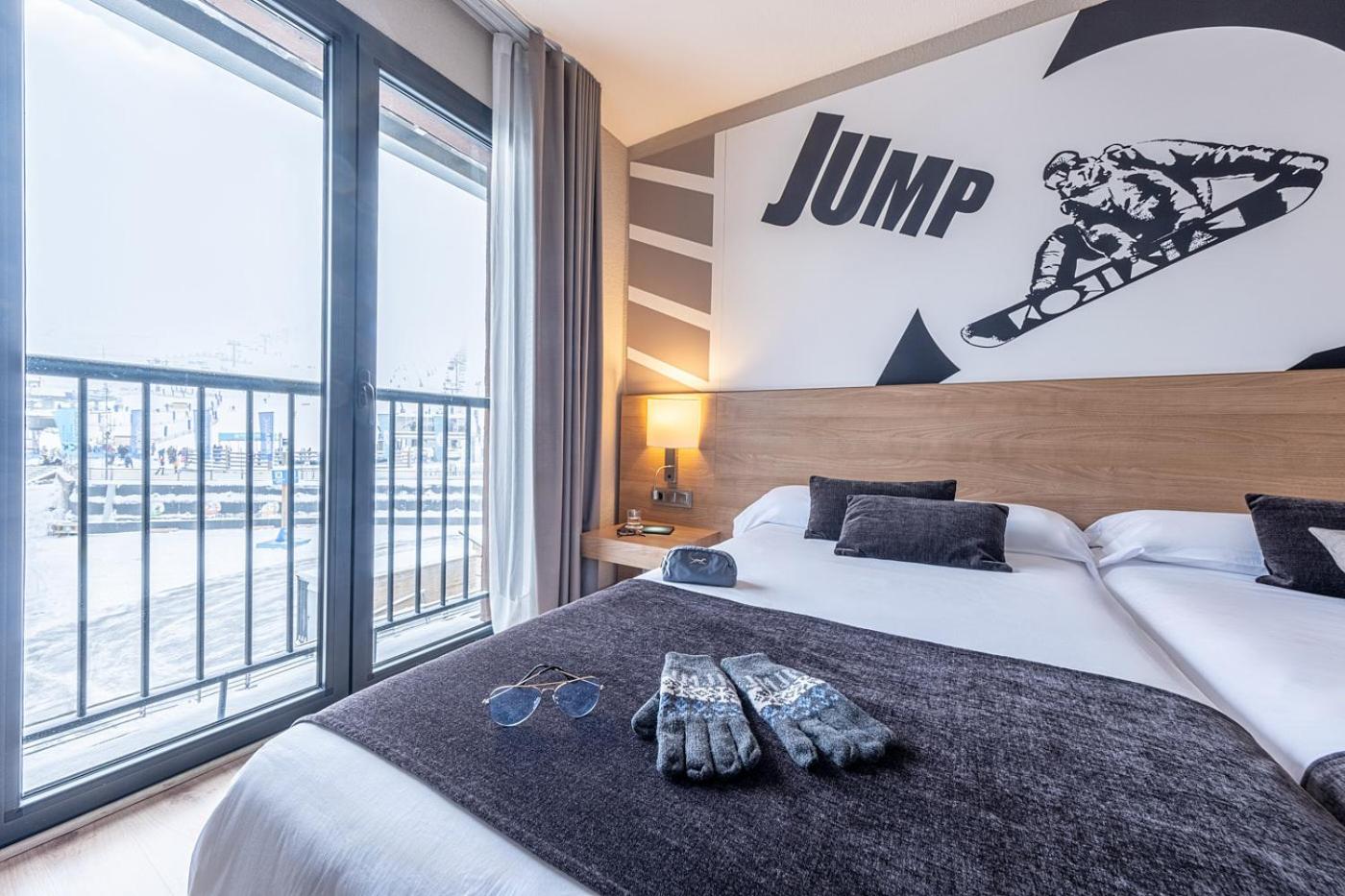 Single Room with Mountain View