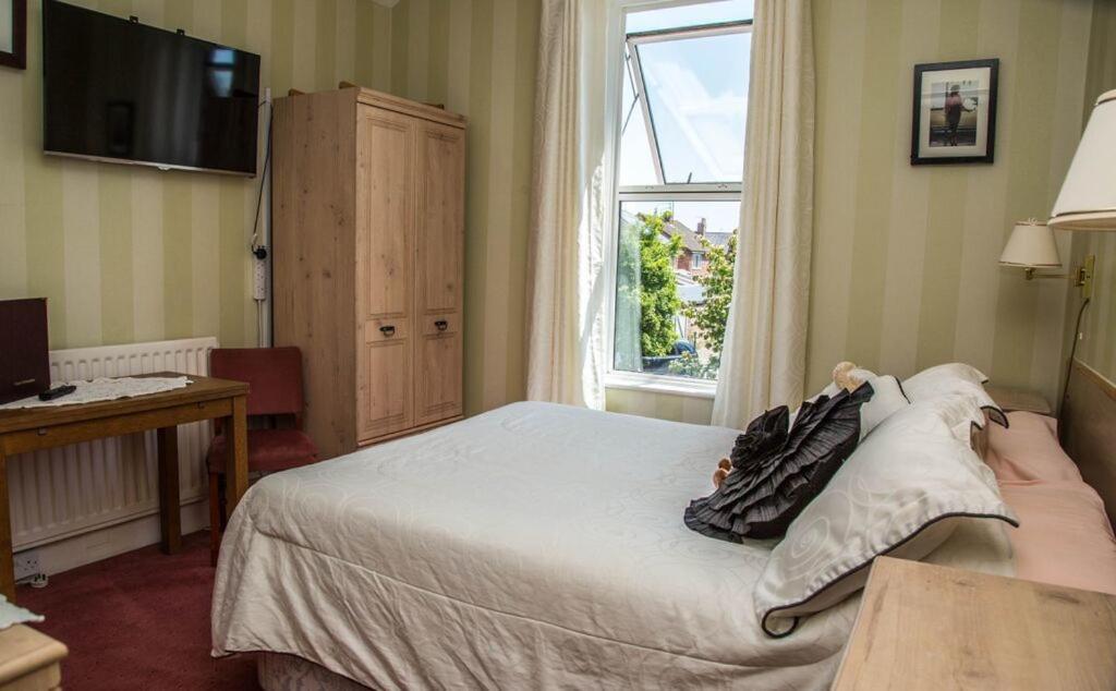 Double Room - Photo 4