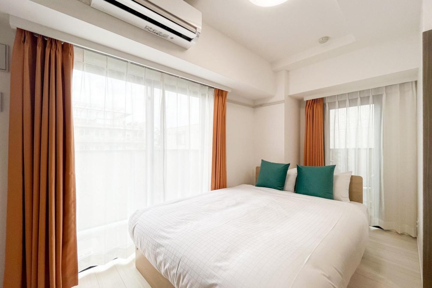 One-Bedroom Apartment photo 2