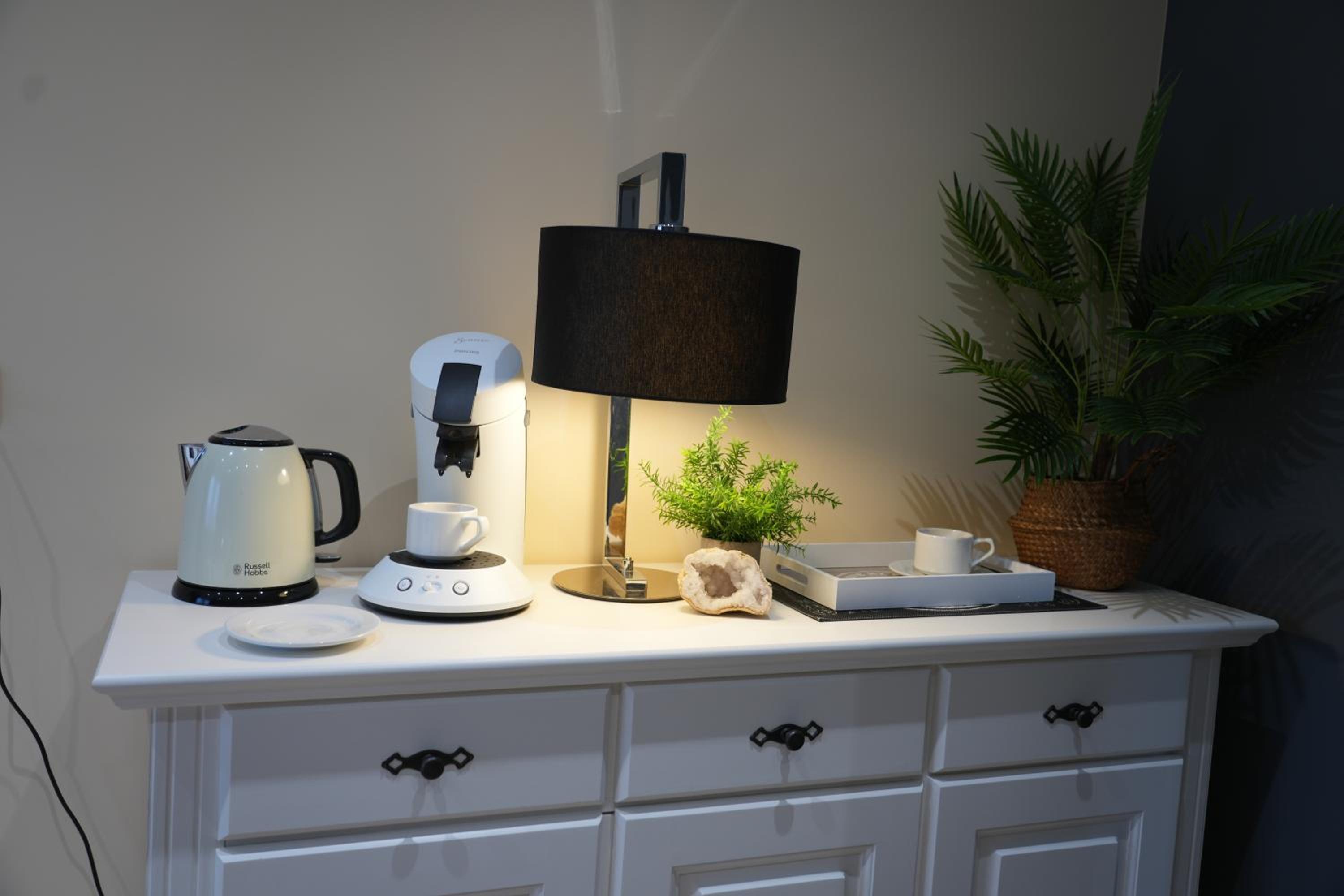 Budget Double Room - Photo 7