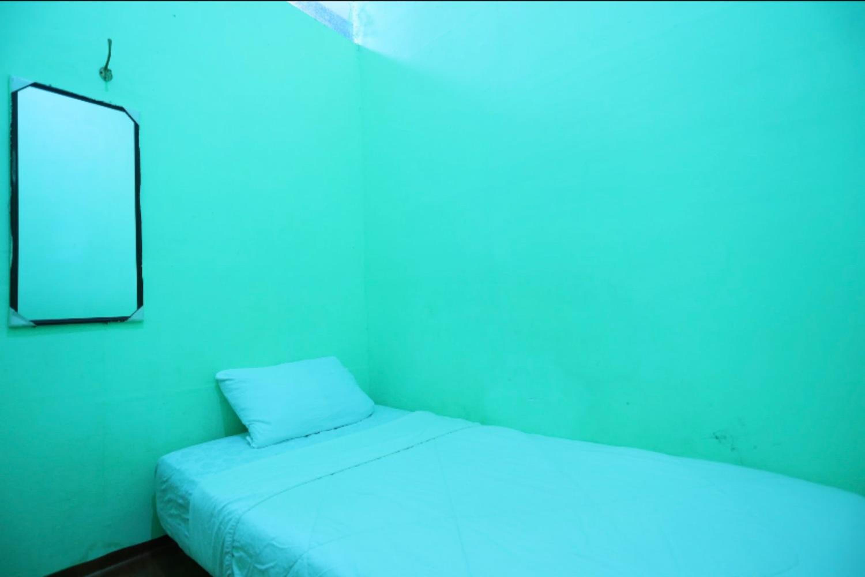 Small Single Room photo 1
