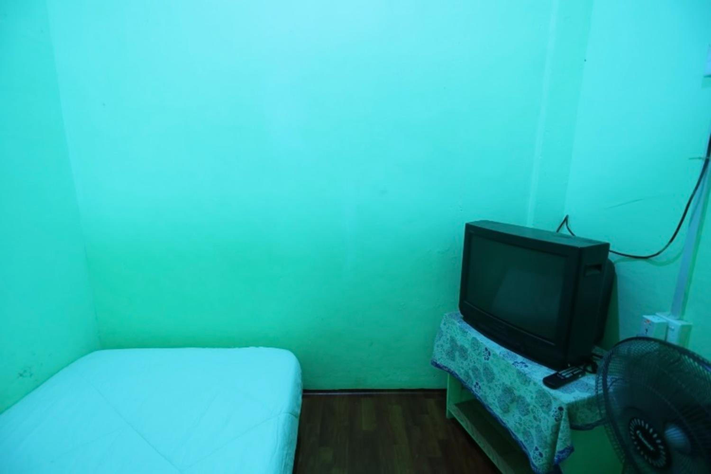 Small Single Room photo 3