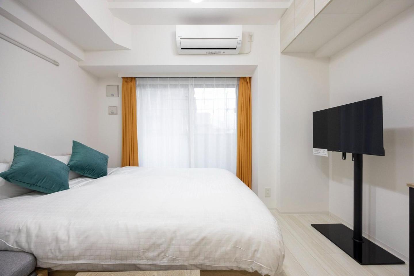 One-Bedroom Apartment photo 1