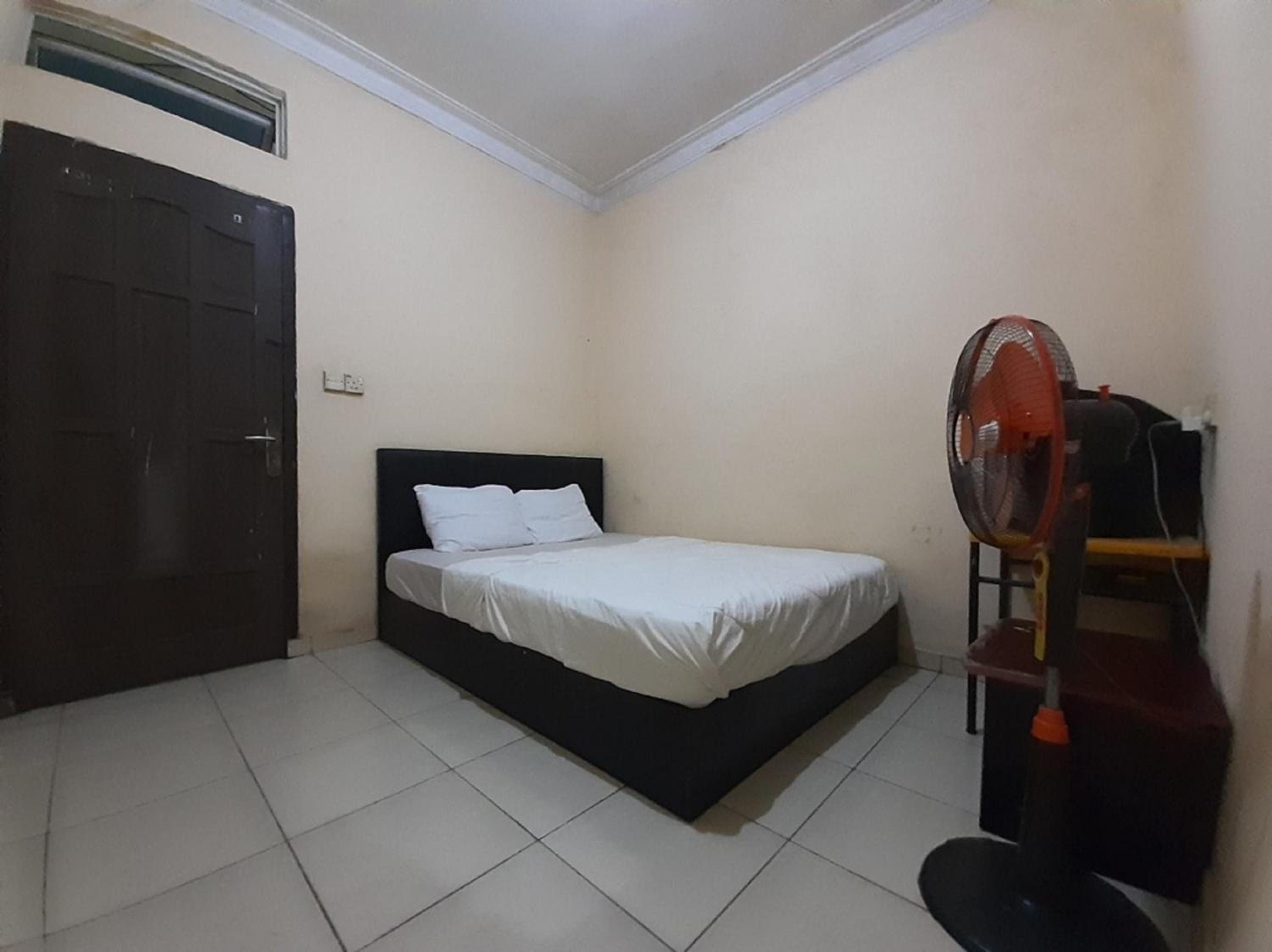 Budget Double Room photo 3