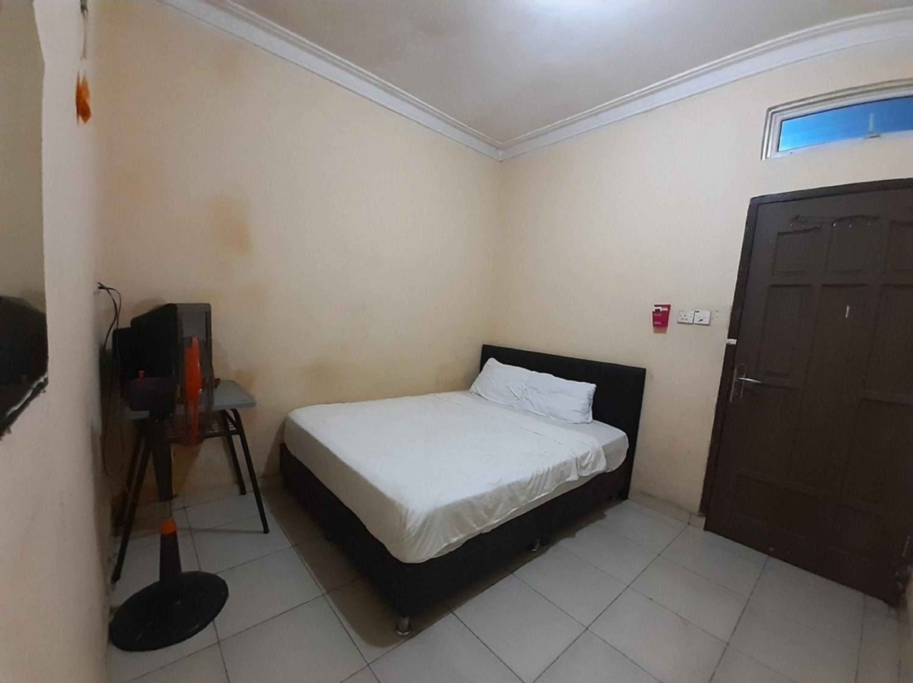Budget Double Room photo 2