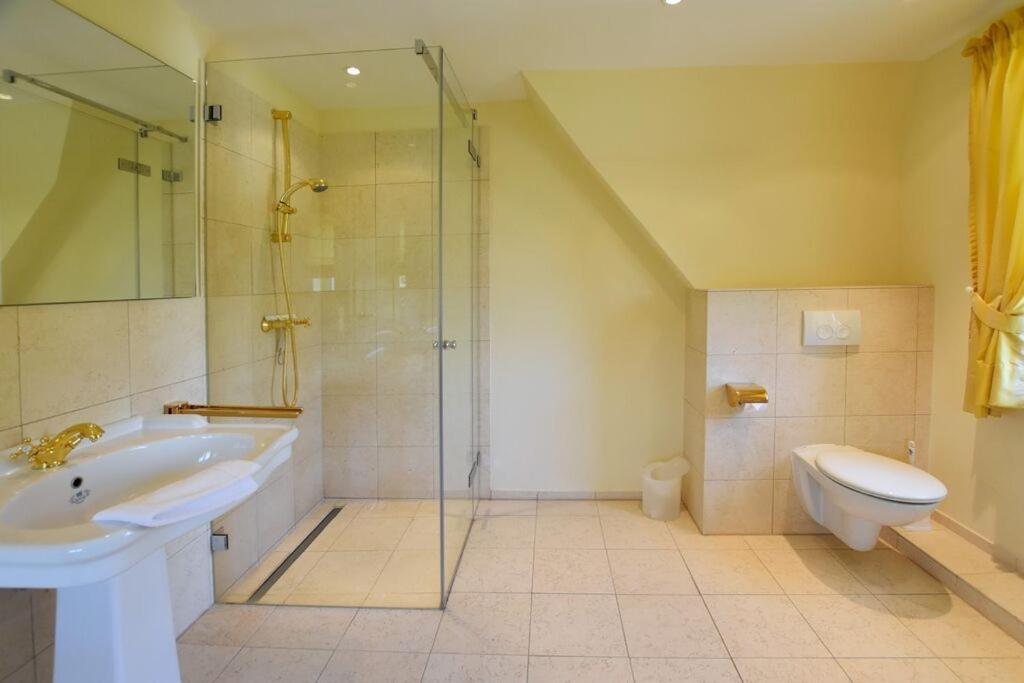 Three-Bedroom House photo 2