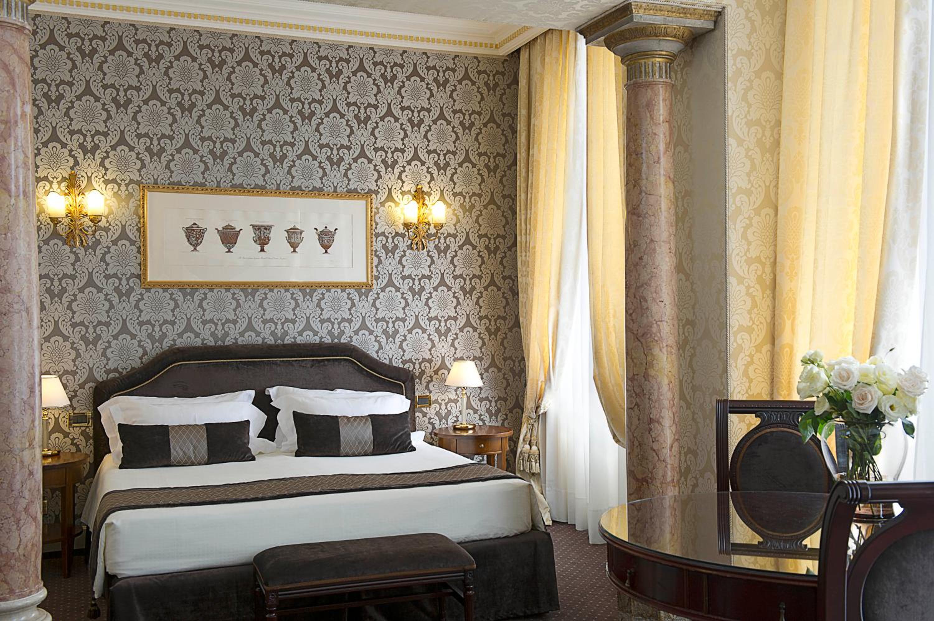 Junior Suite with Lagoon View and Balcony - Photo 9