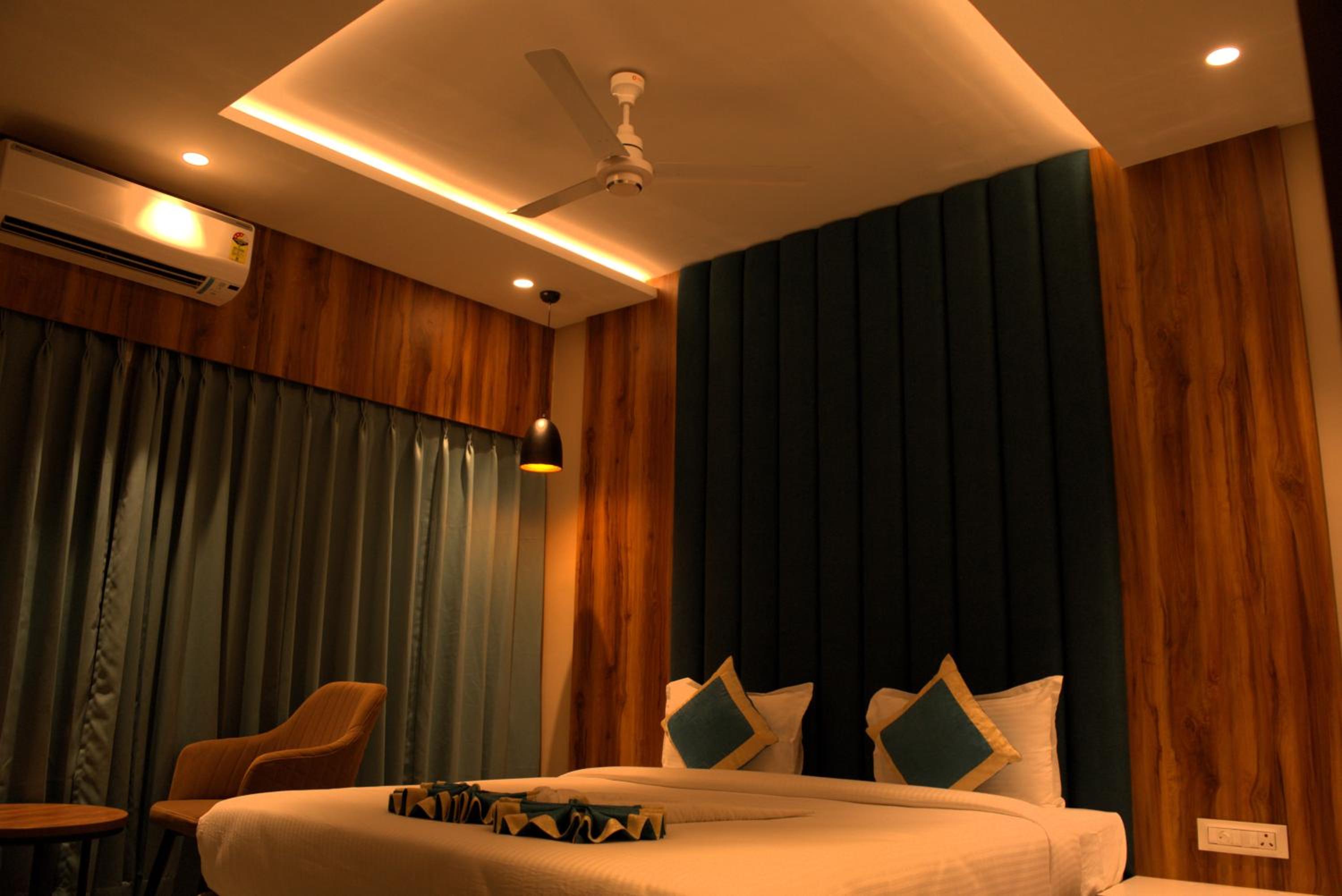 Suite - Photo 3