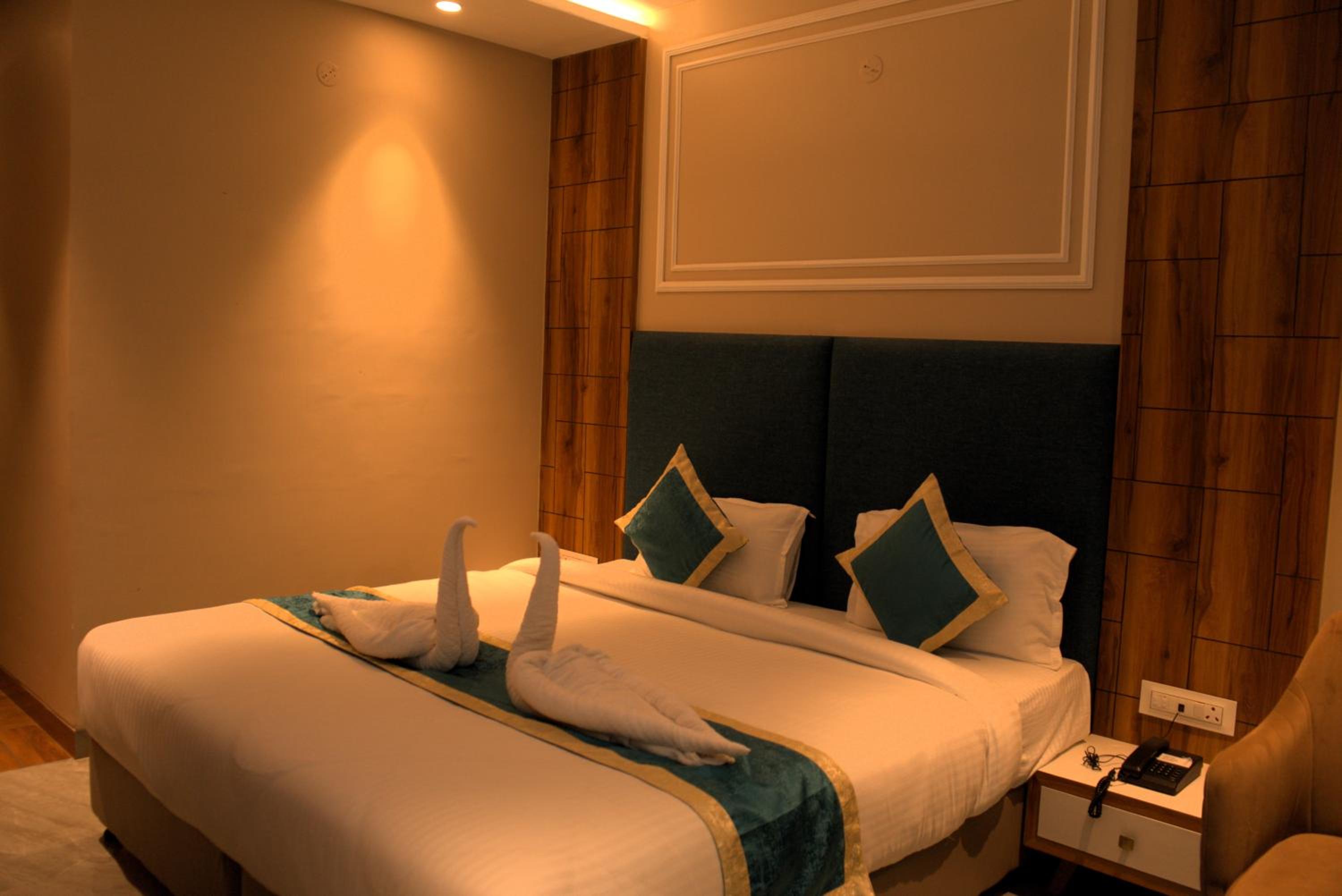 Double or Twin Room - Photo 5