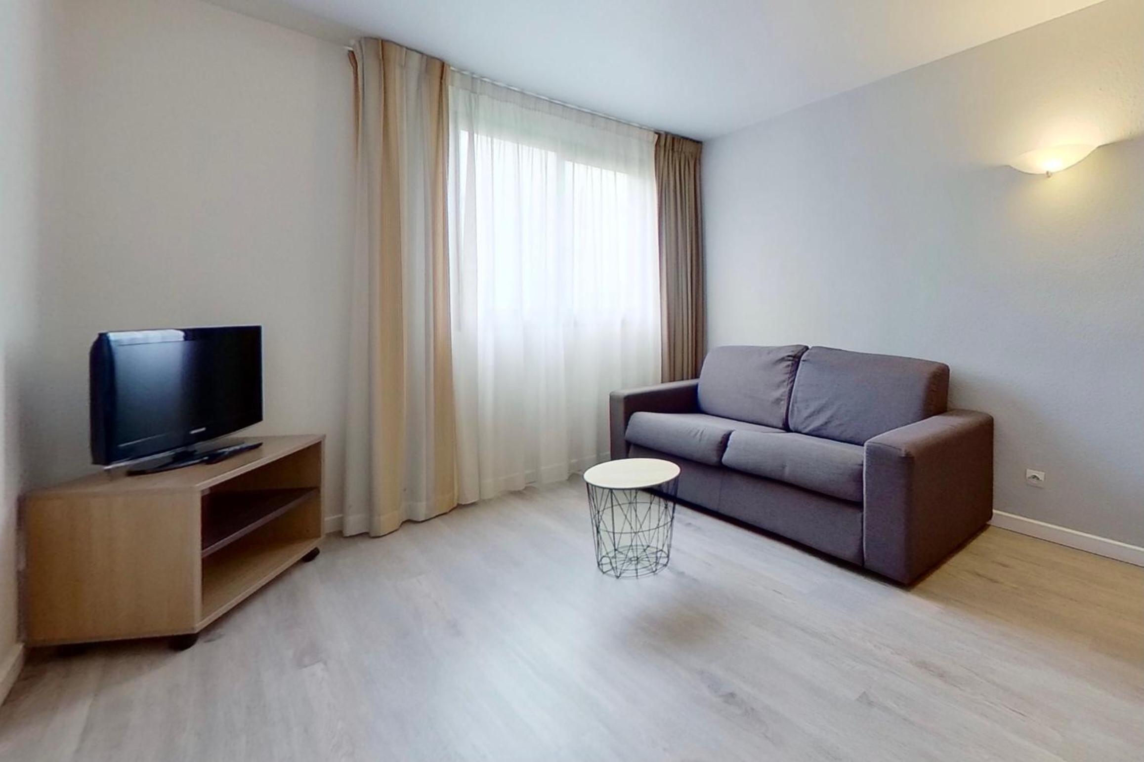 Apartment (4 Adults) - Photo 3
