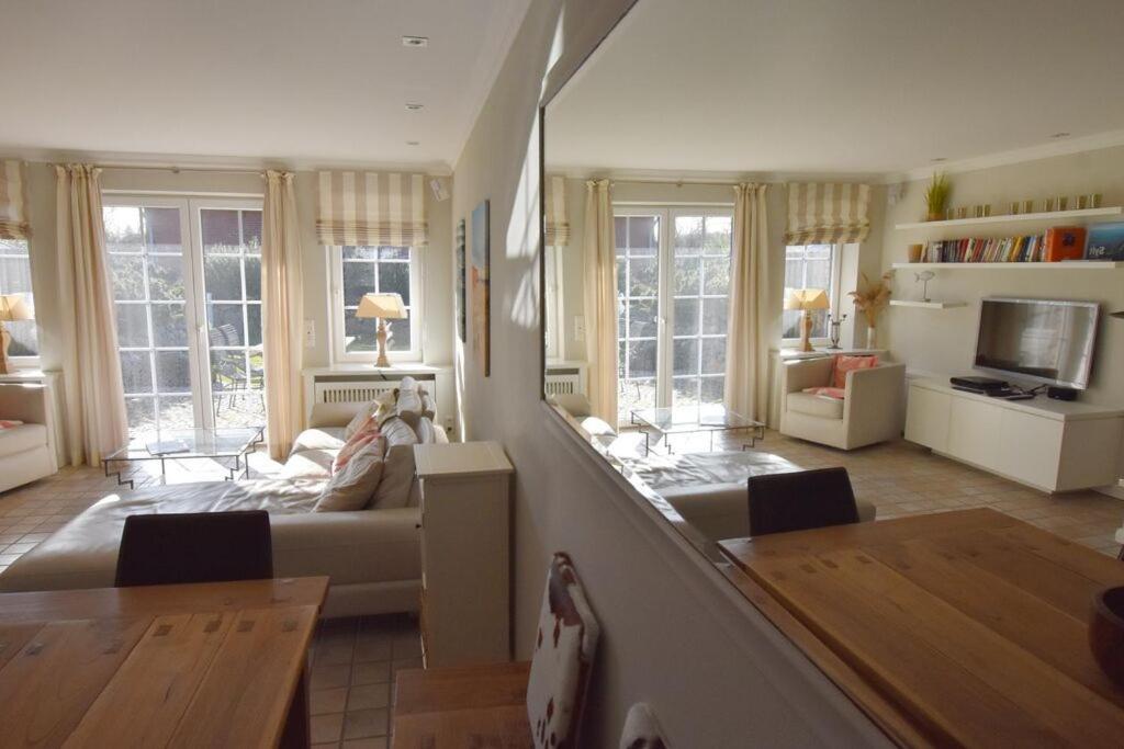 Three-Bedroom House photo 2