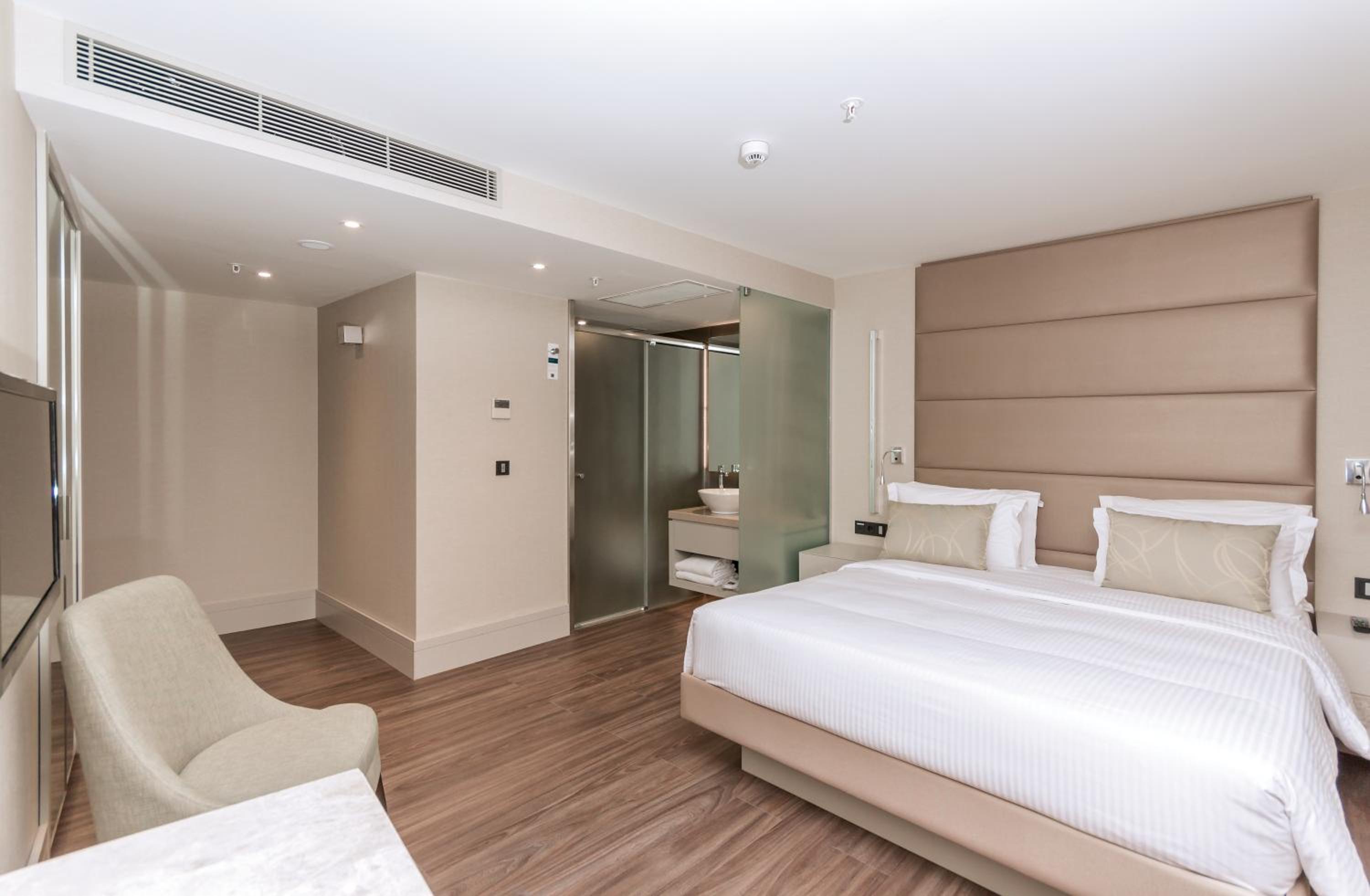 Guest Room, 1 King