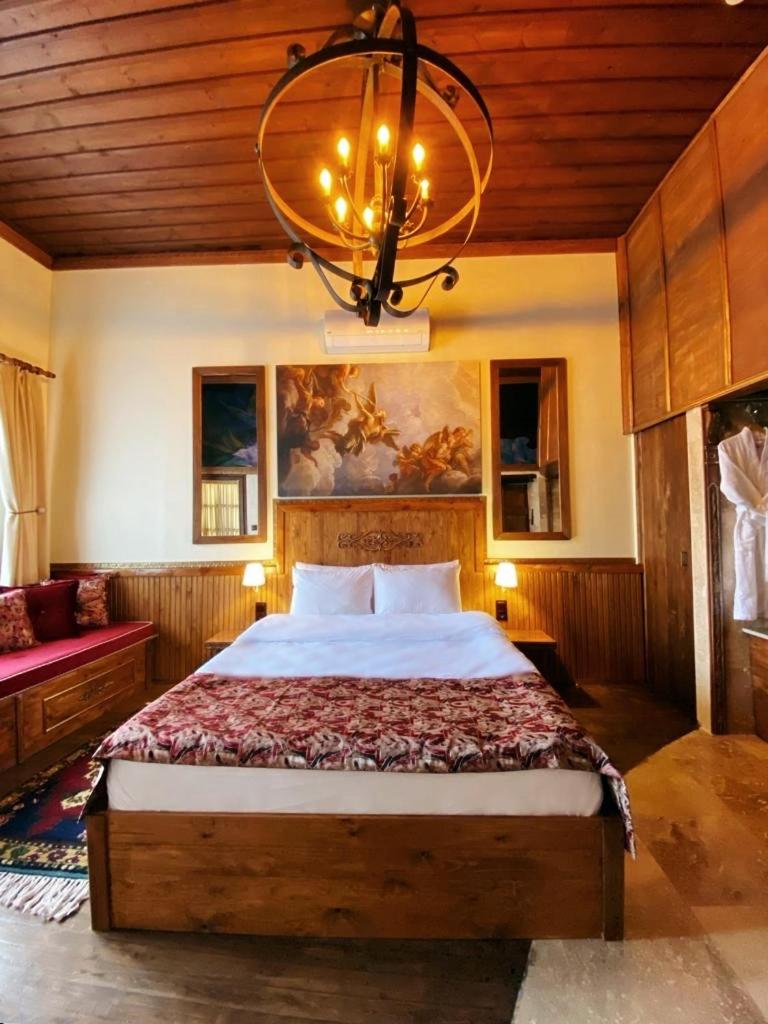 Deluxe Room - Photo 5