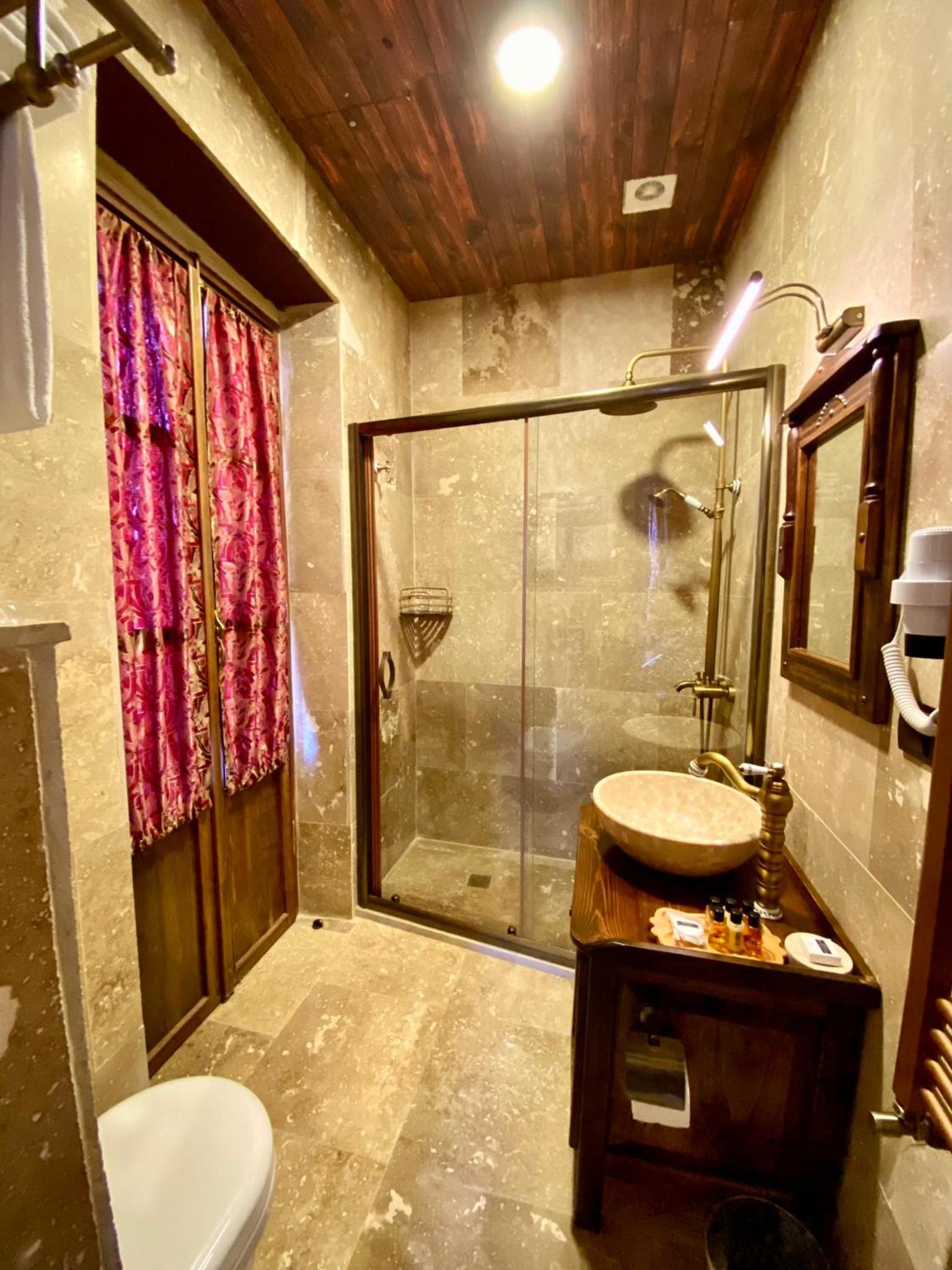 Queen Room - Photo 4