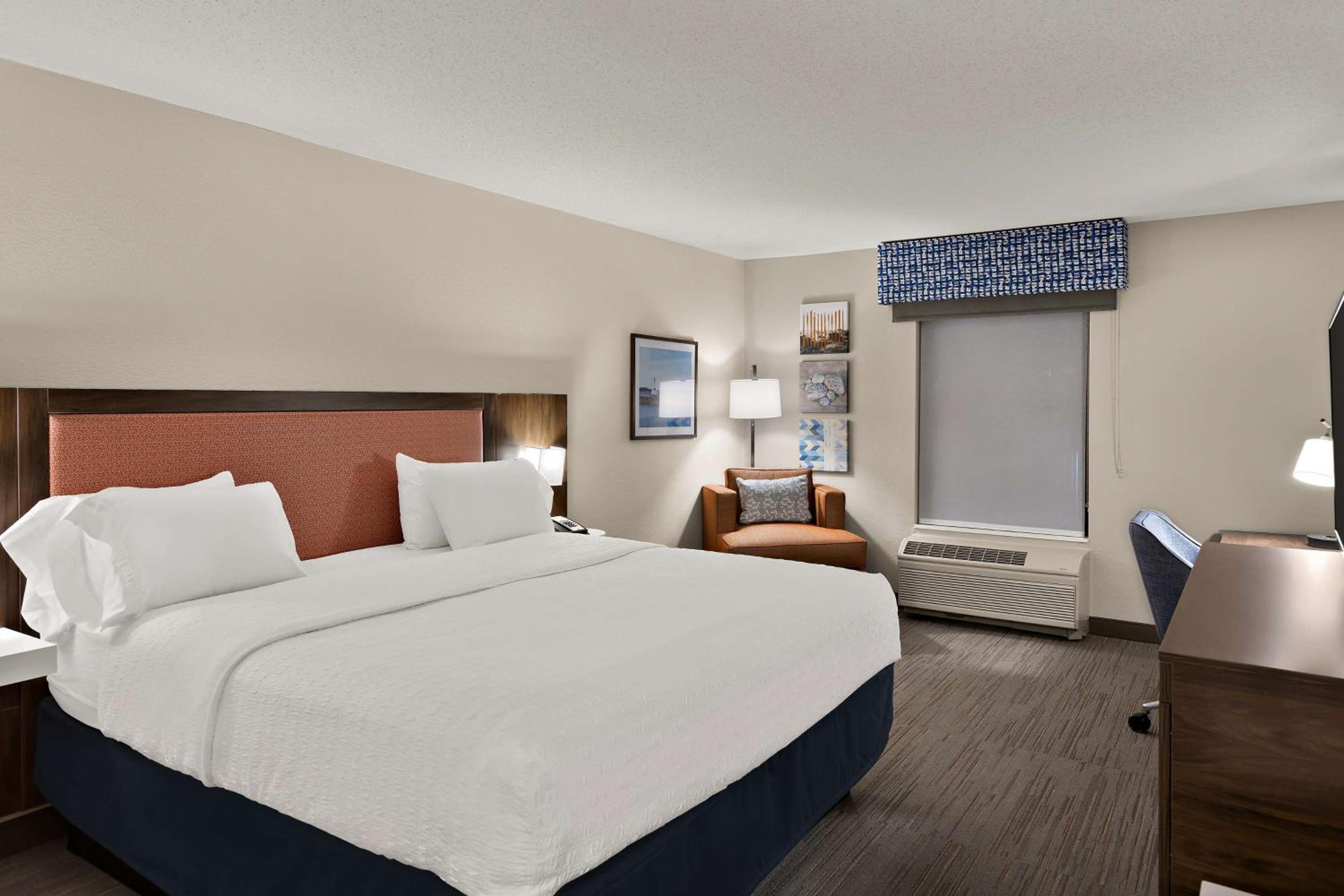 King Room - Non-Smoking - Photo 1