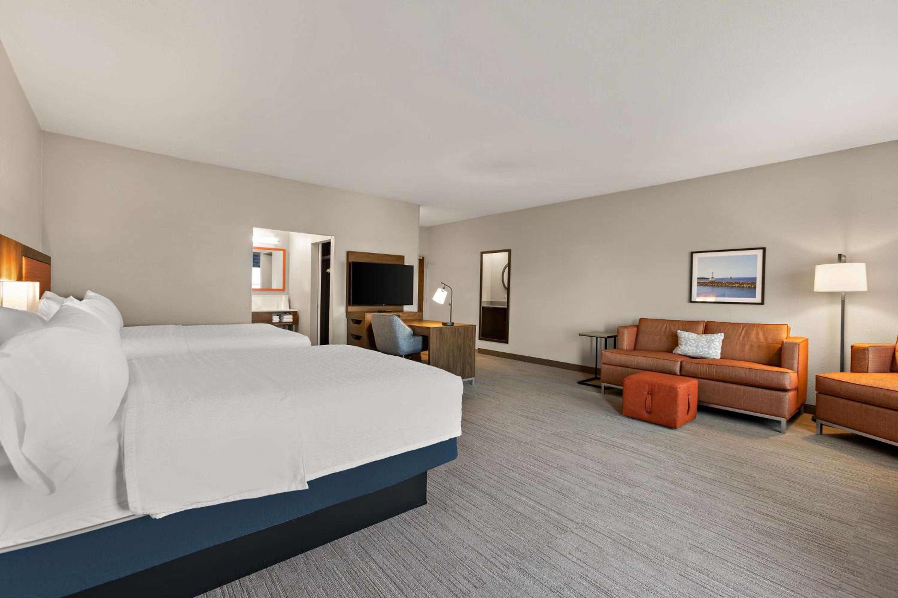 Queen Studio with Two Queen Beds - Non-Smoking - Photo 5