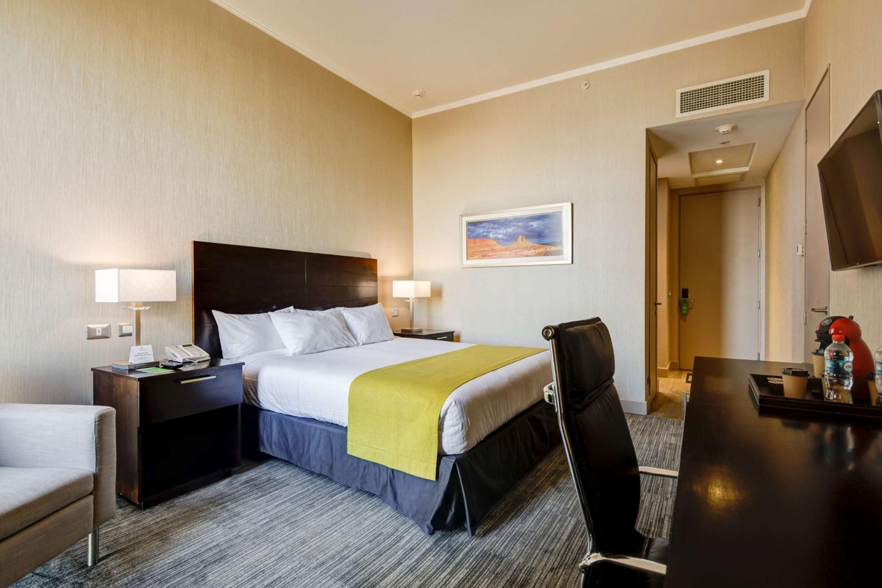 King Room - Mobility Access/Non-Smoking photo 1