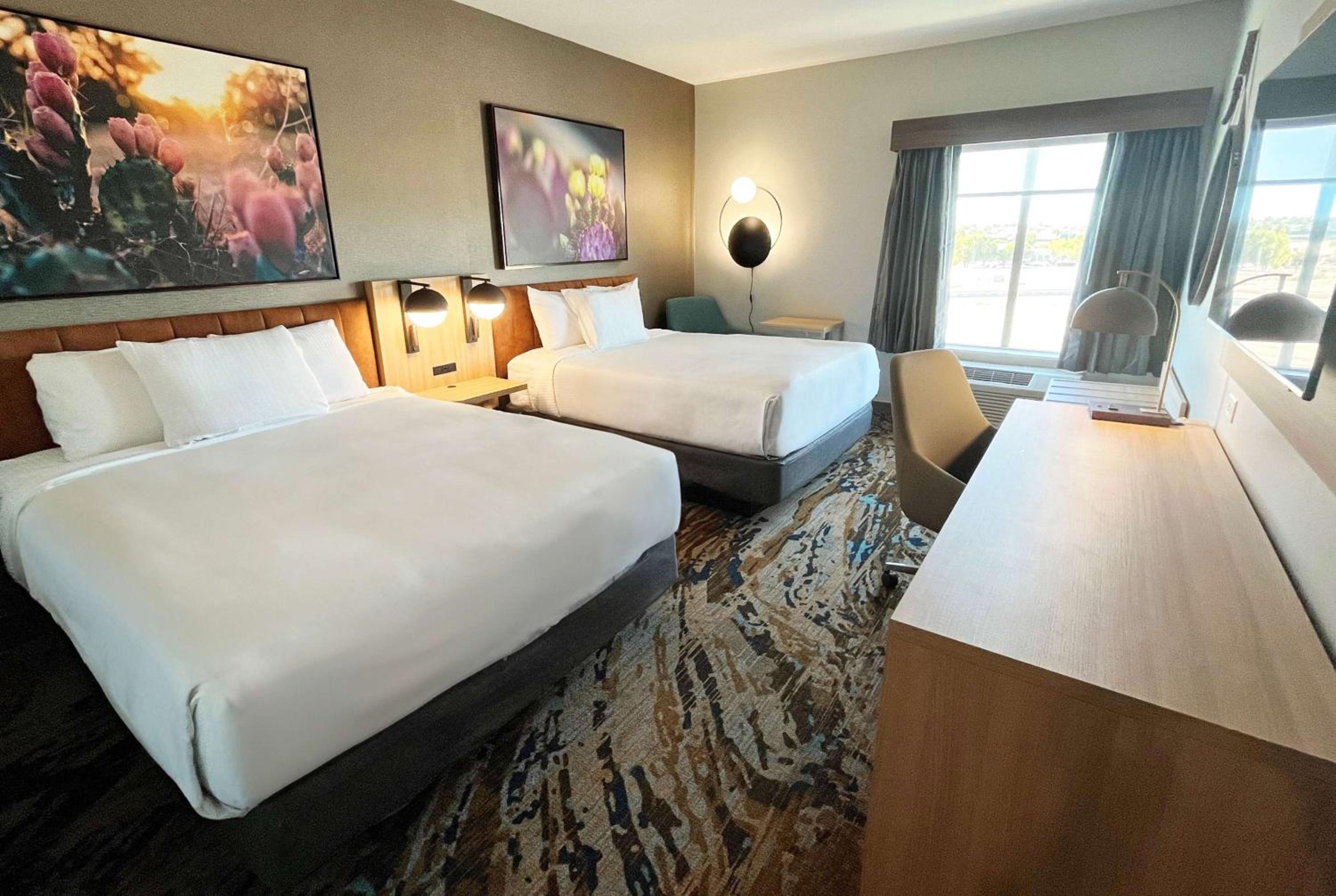 Queen Room with Two Queen Beds - Hearing Impaired Access - Photo 1