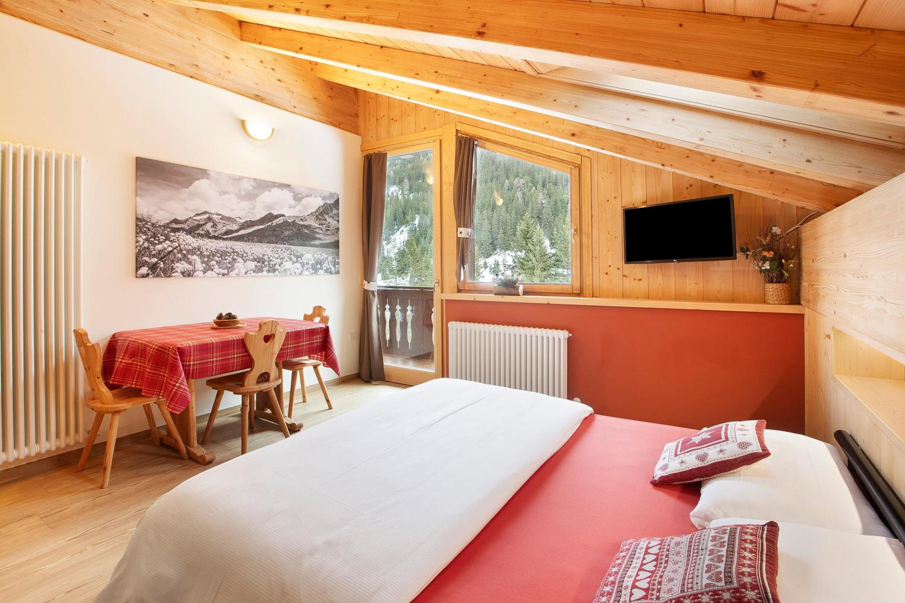 Superior One-Bedroom Apartment With Balcony