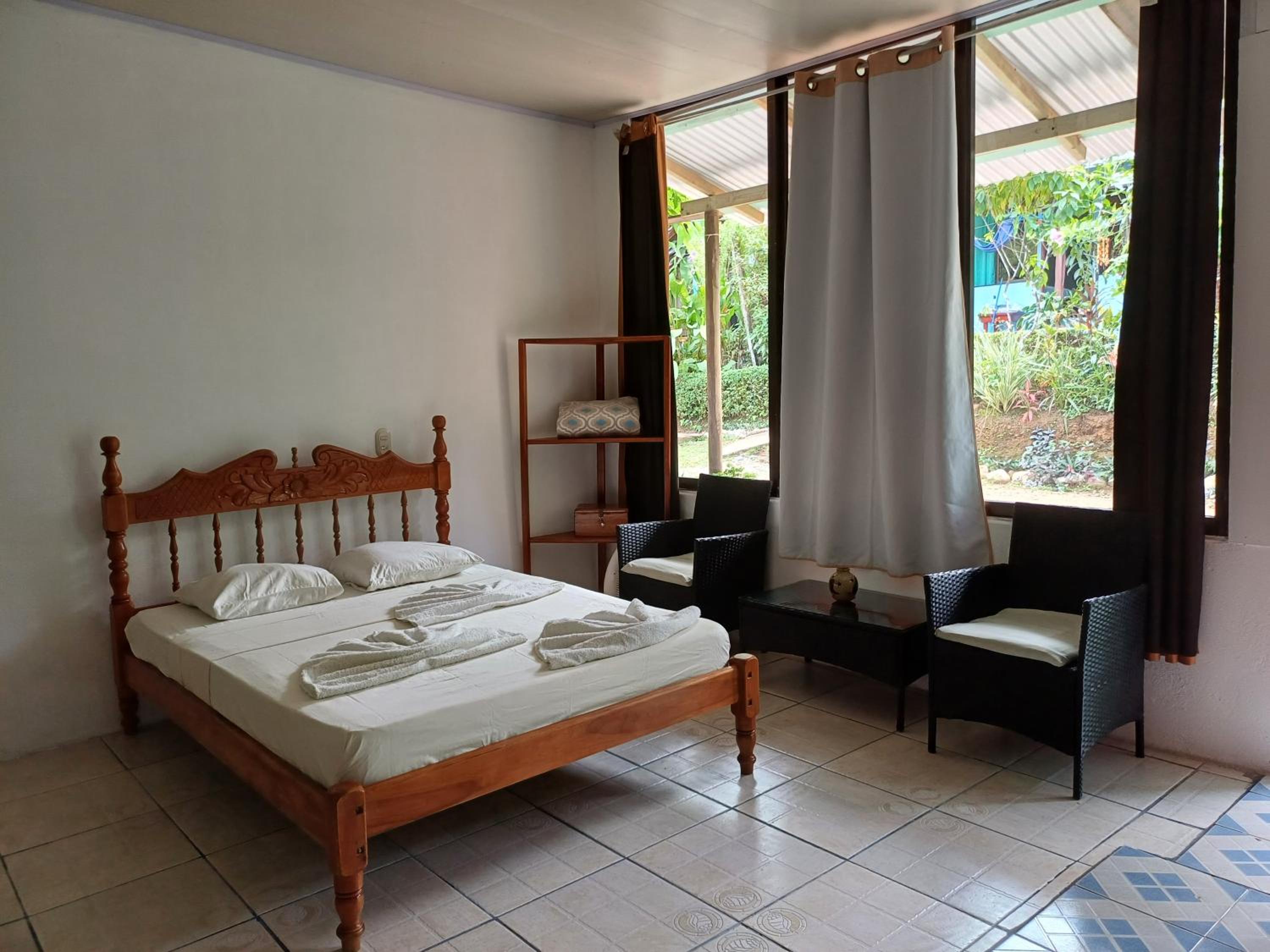 Large Double or Twin Room photo 3