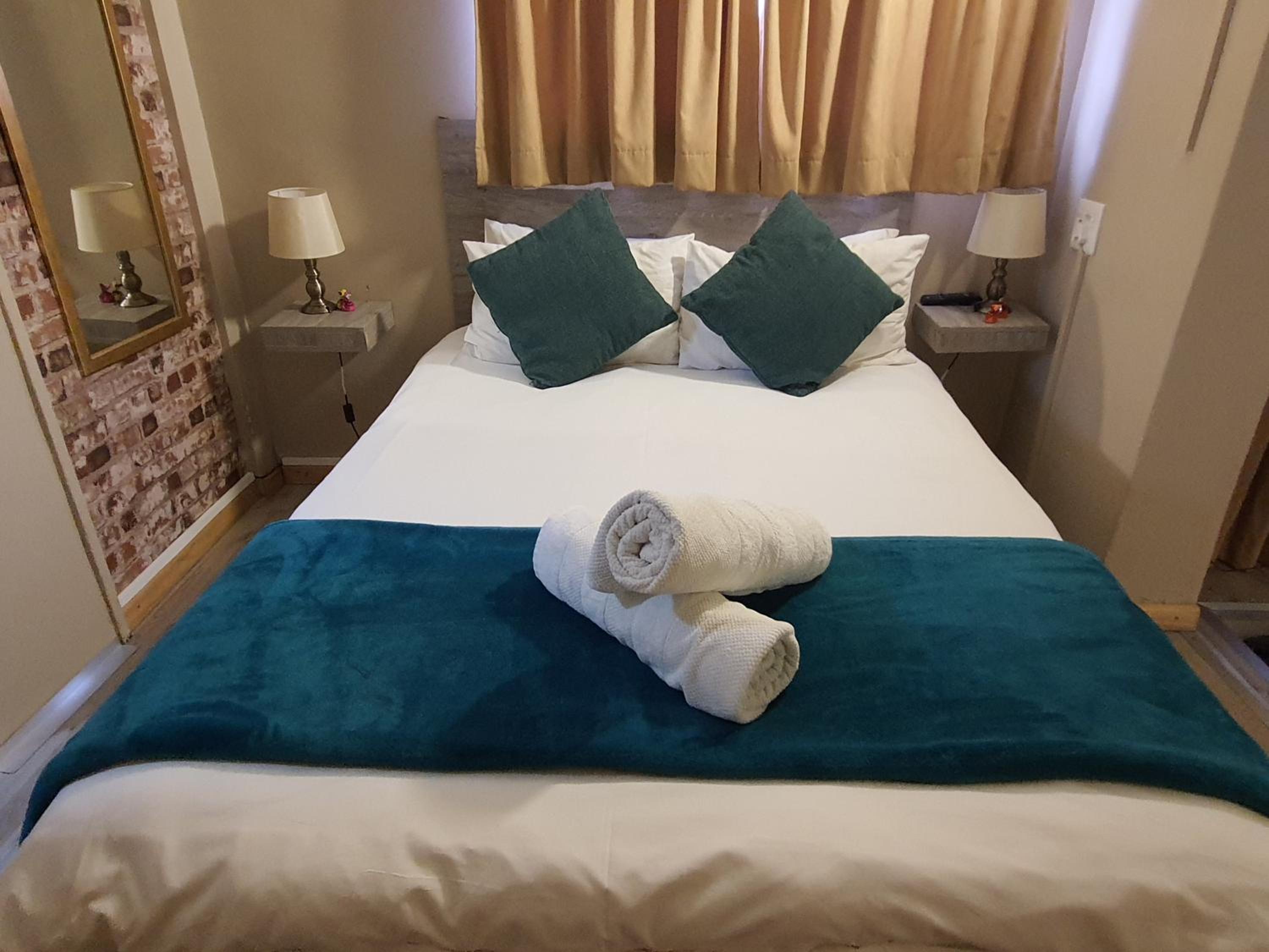 Double Room with Patio - Photo 1