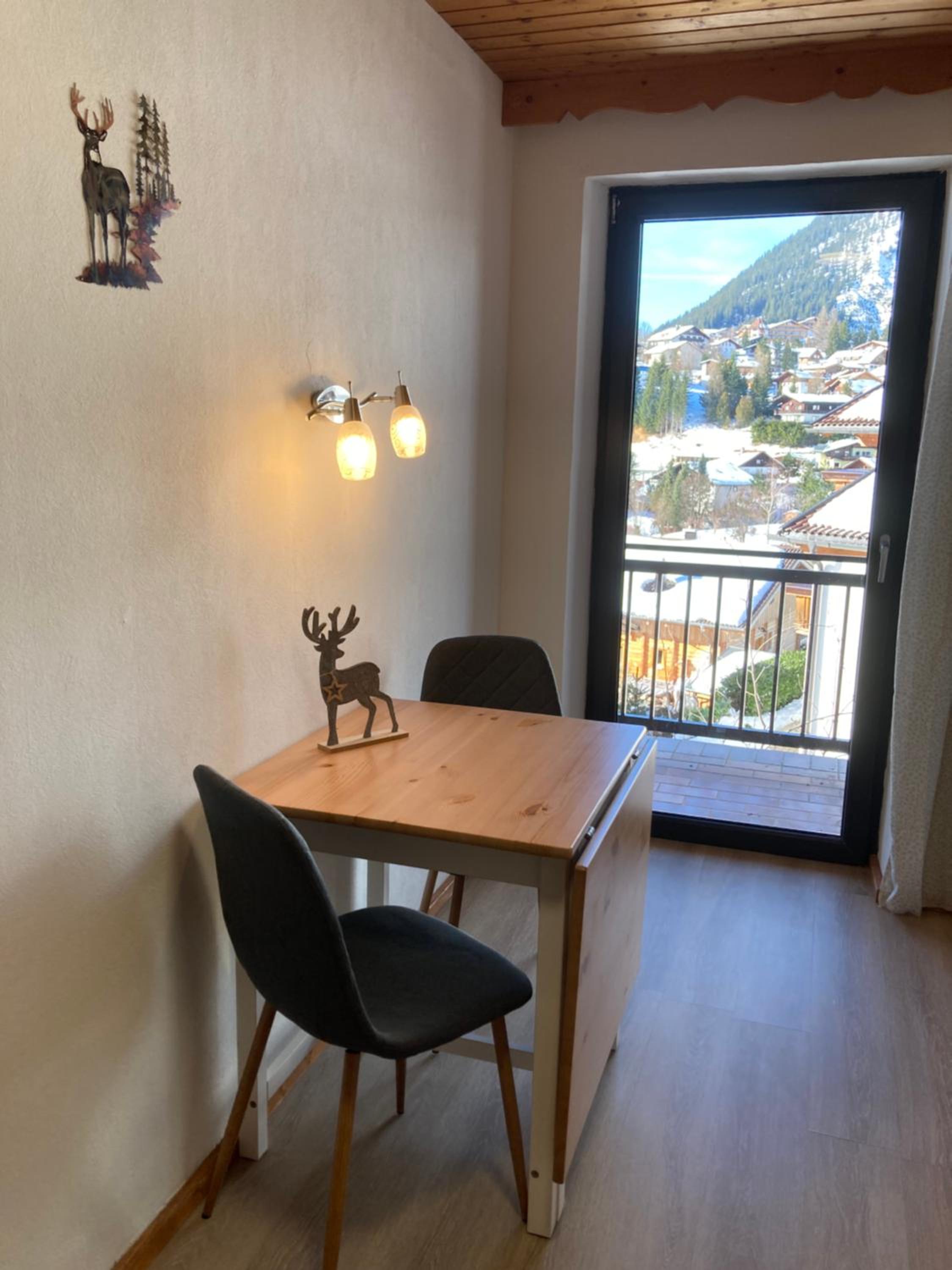 Apartment with Balcony photo 3