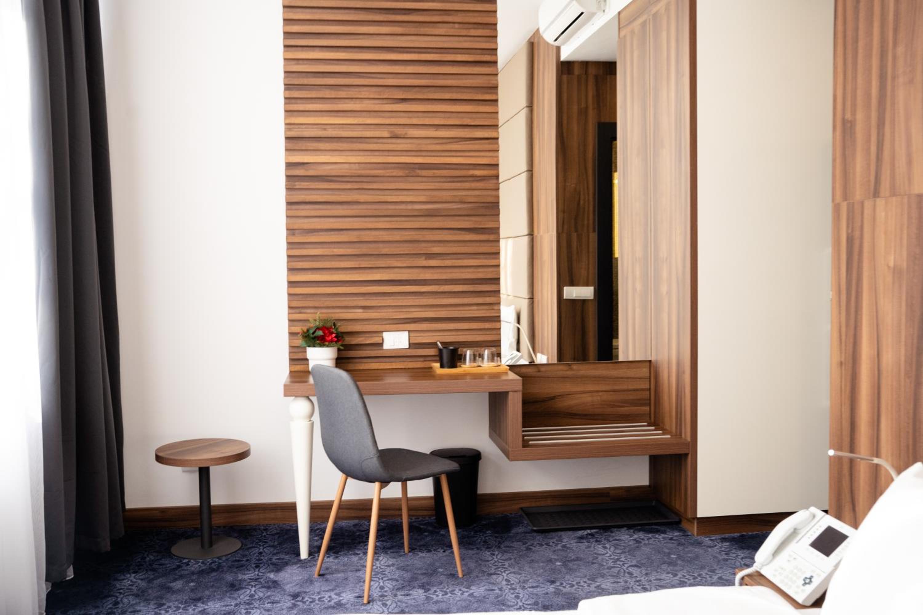 Standard Double Room - Photo 1