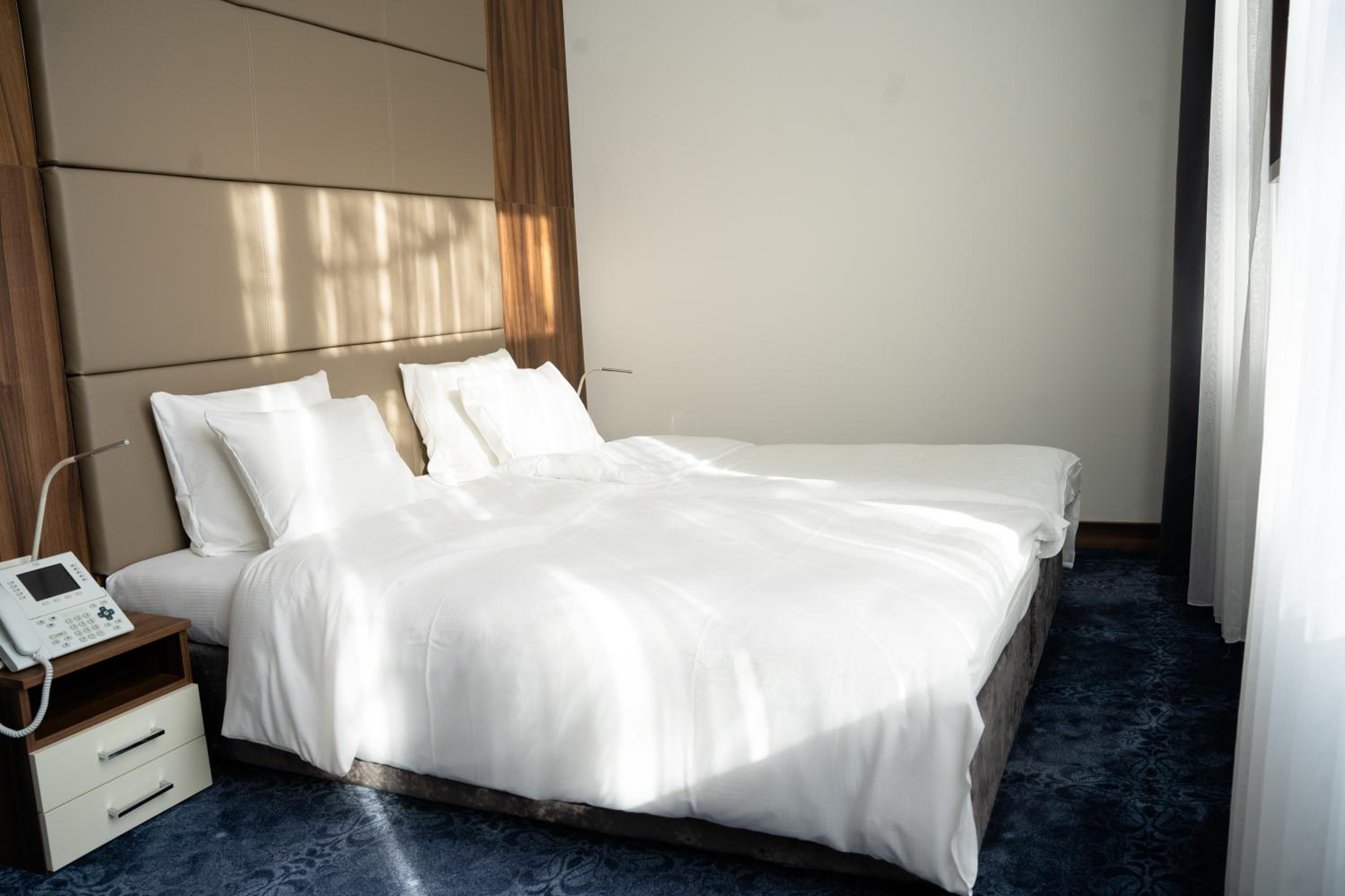 Standard Double Room - Photo 2