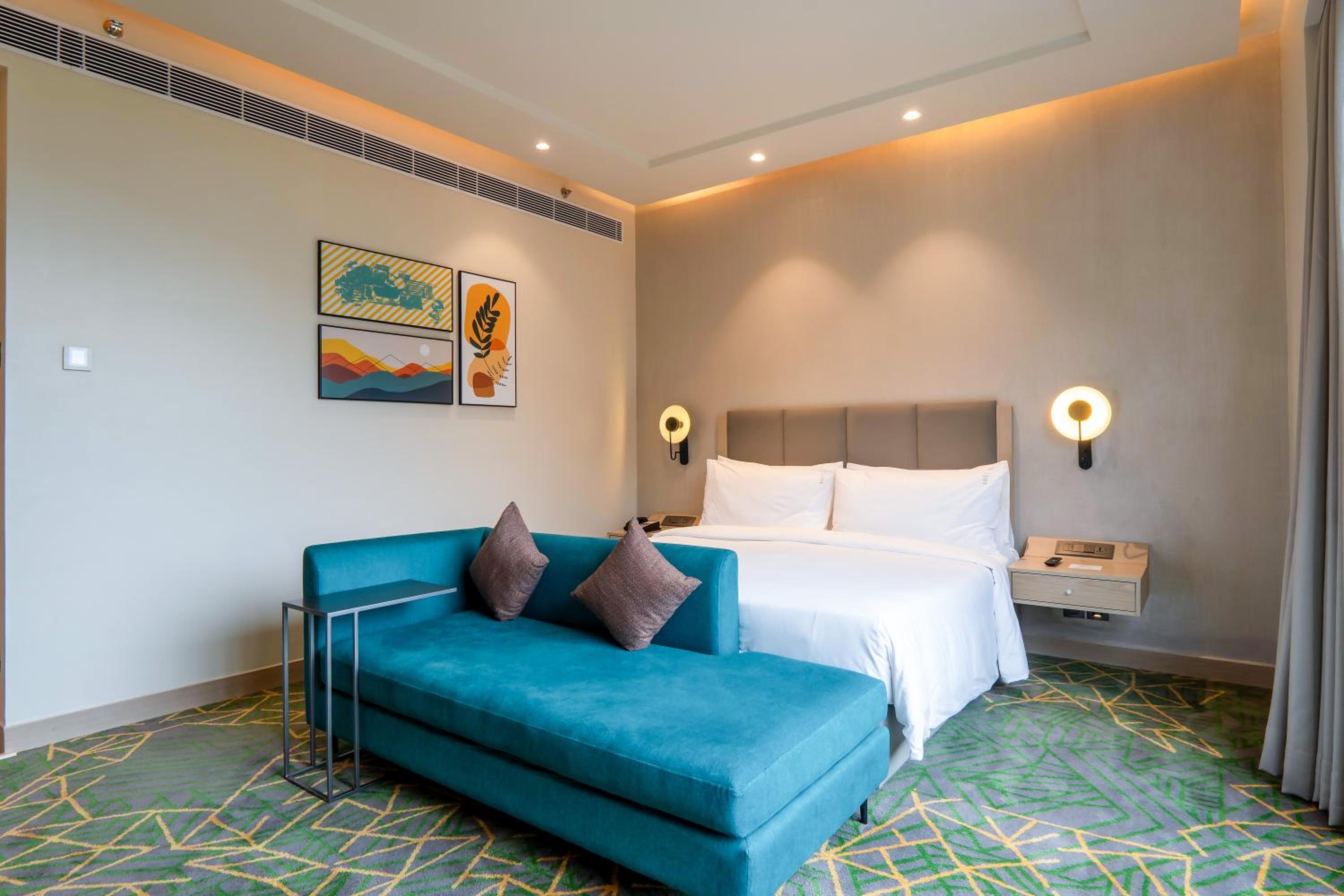 Standard King Room - Photo 6