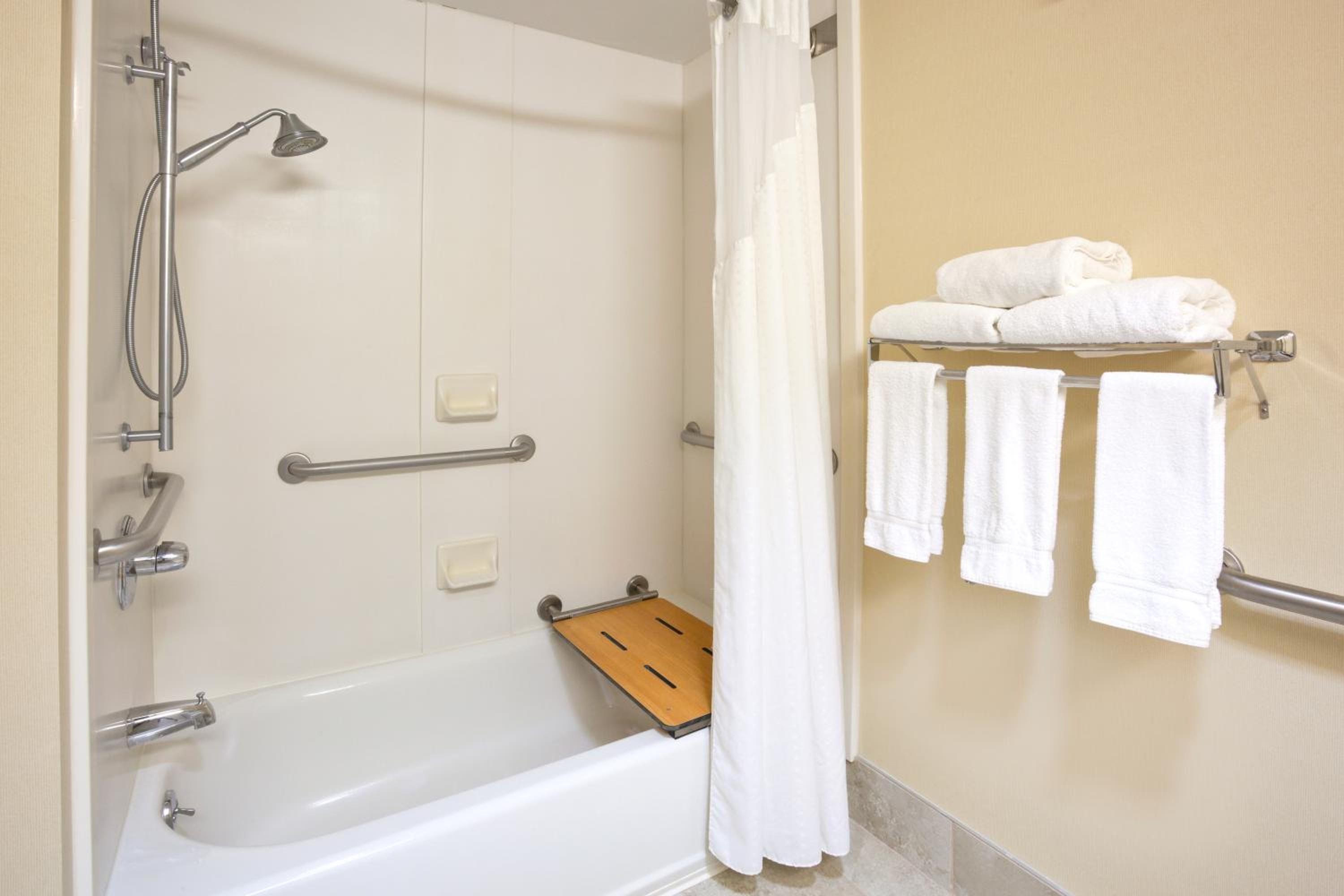 King Room - Mobility Access/Hearing Accessible - Photo 10