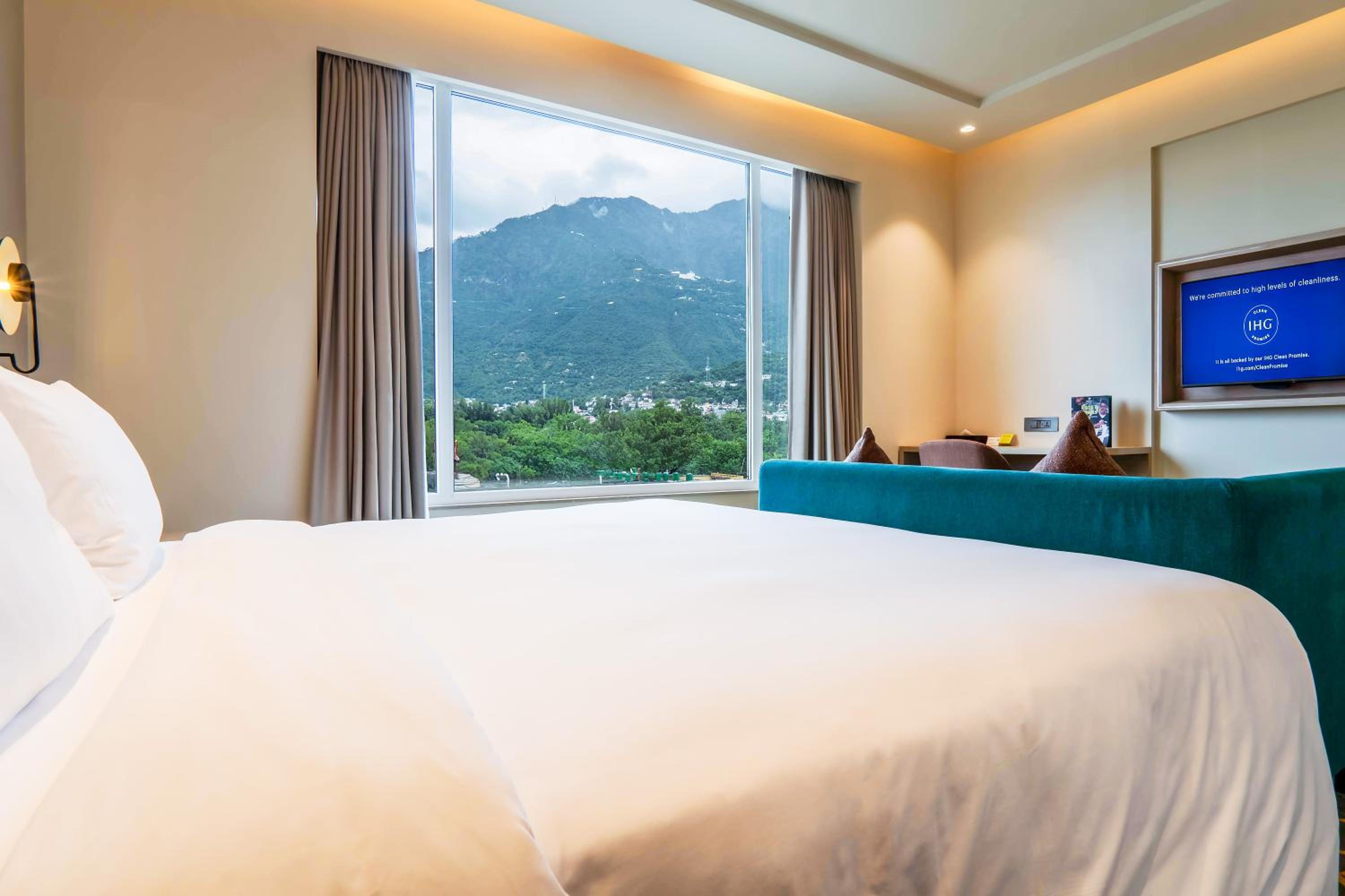 Standard Twin Room - Photo 14