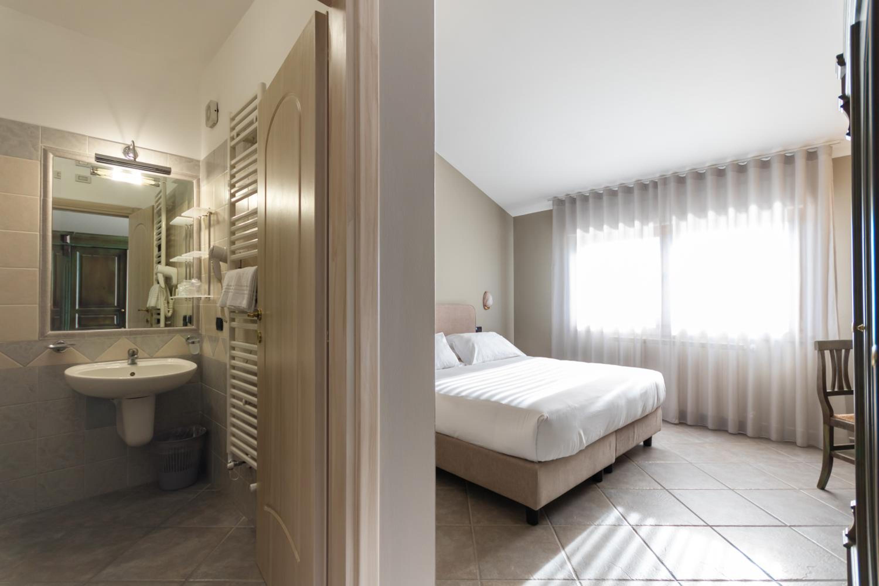 Double Room with Lake View