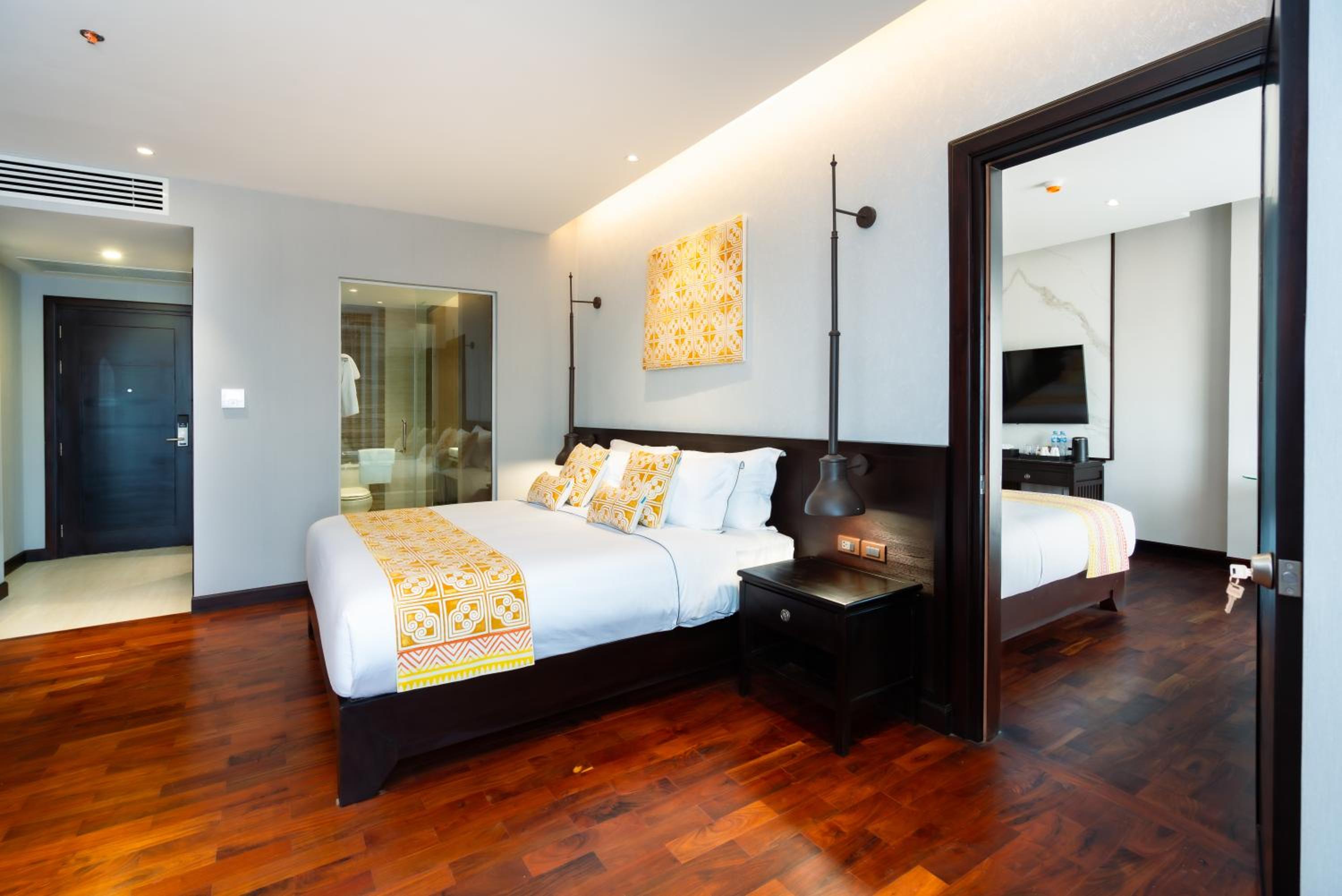 Deluxe Family Room - Photo 5