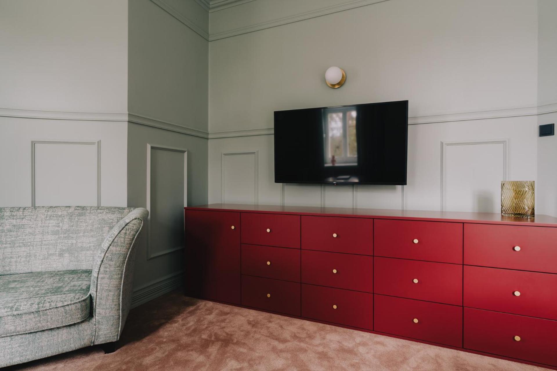 Two-Bedroom Apartment - Photo 3