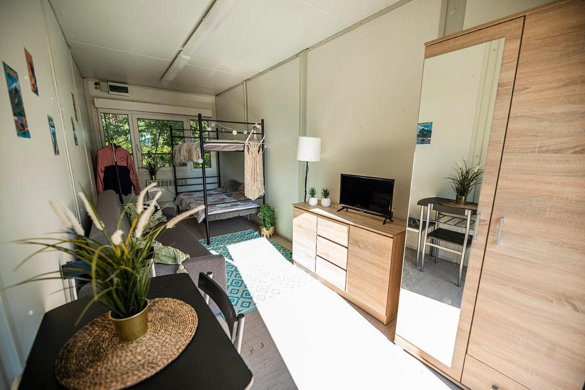 Quadruple Room with Sea View - Photo 3