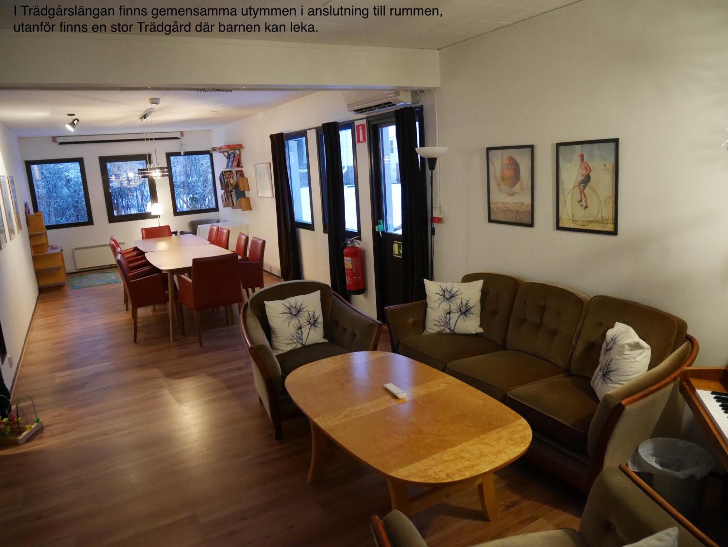 Family Room - Photo 4