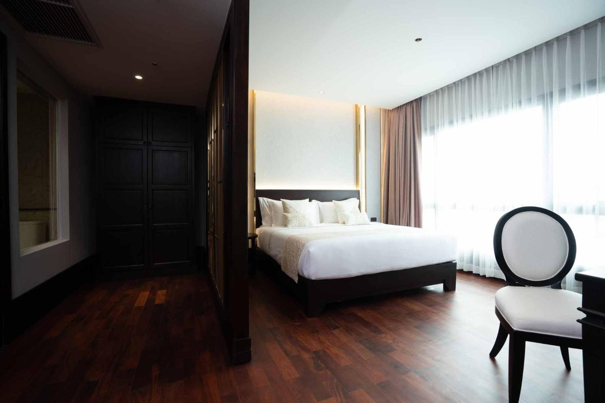 Suite with City View - Photo 2
