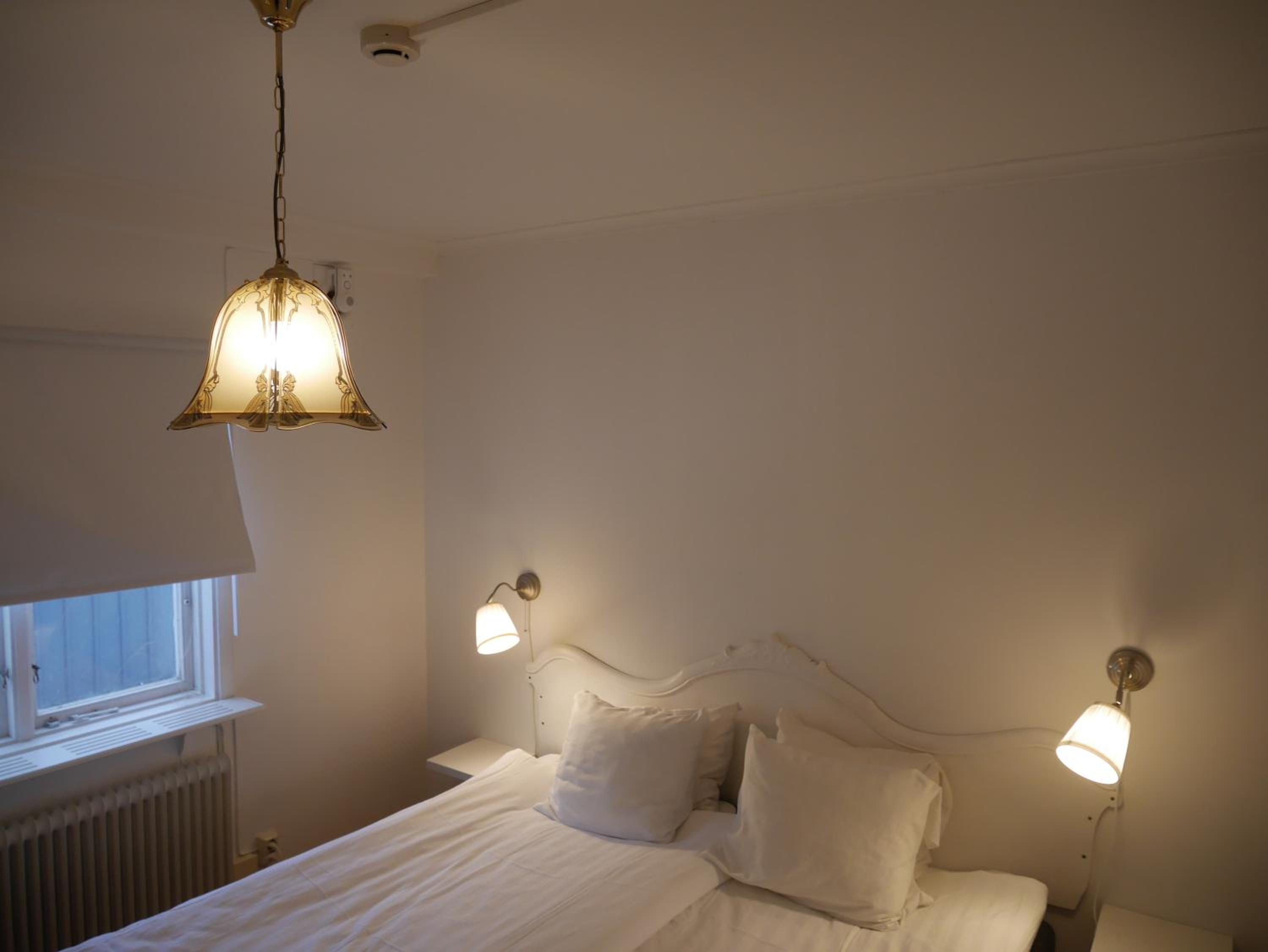 Three-Bedroom Bungalow - Photo 3
