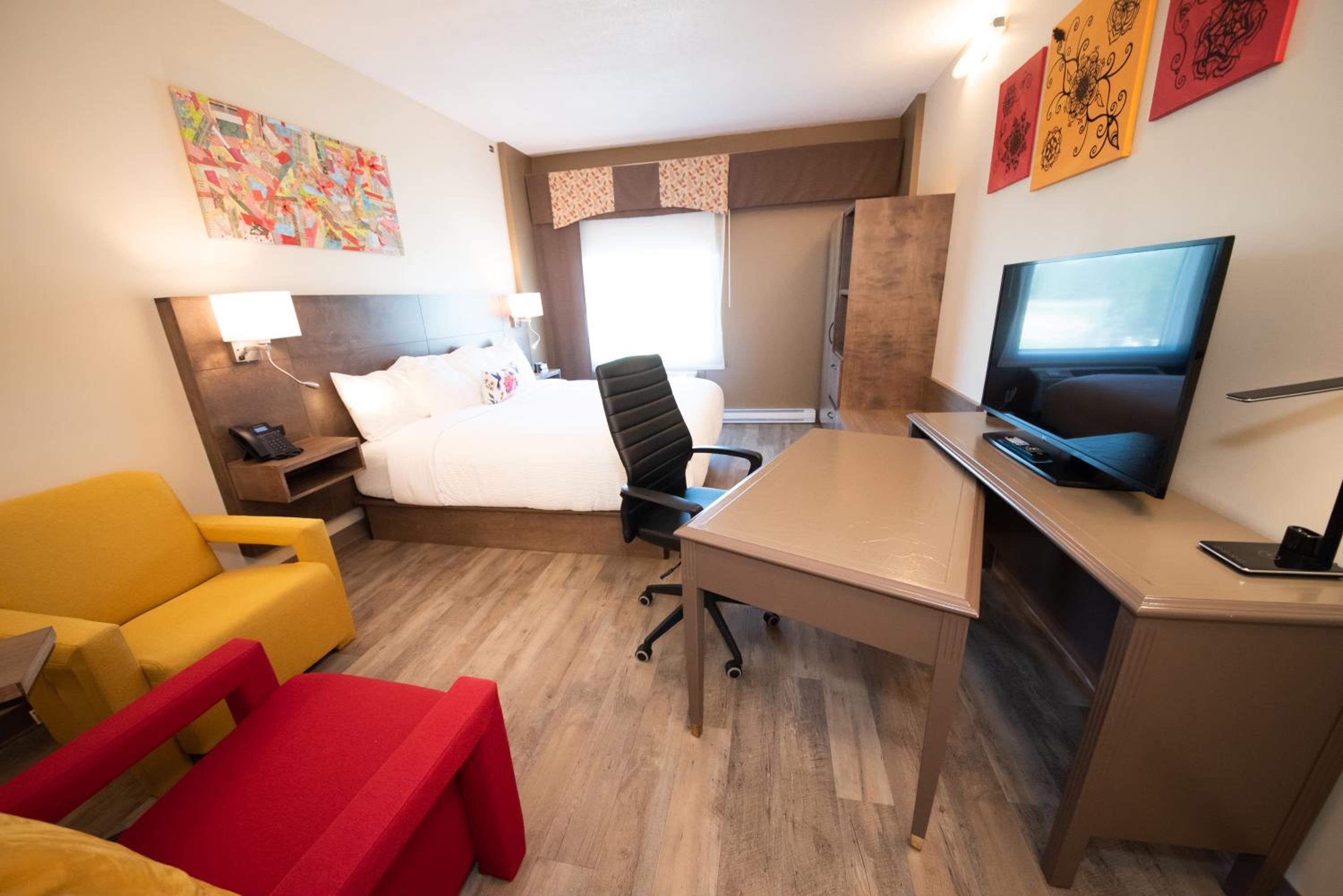 King Room - Non-Smoking - Photo 1