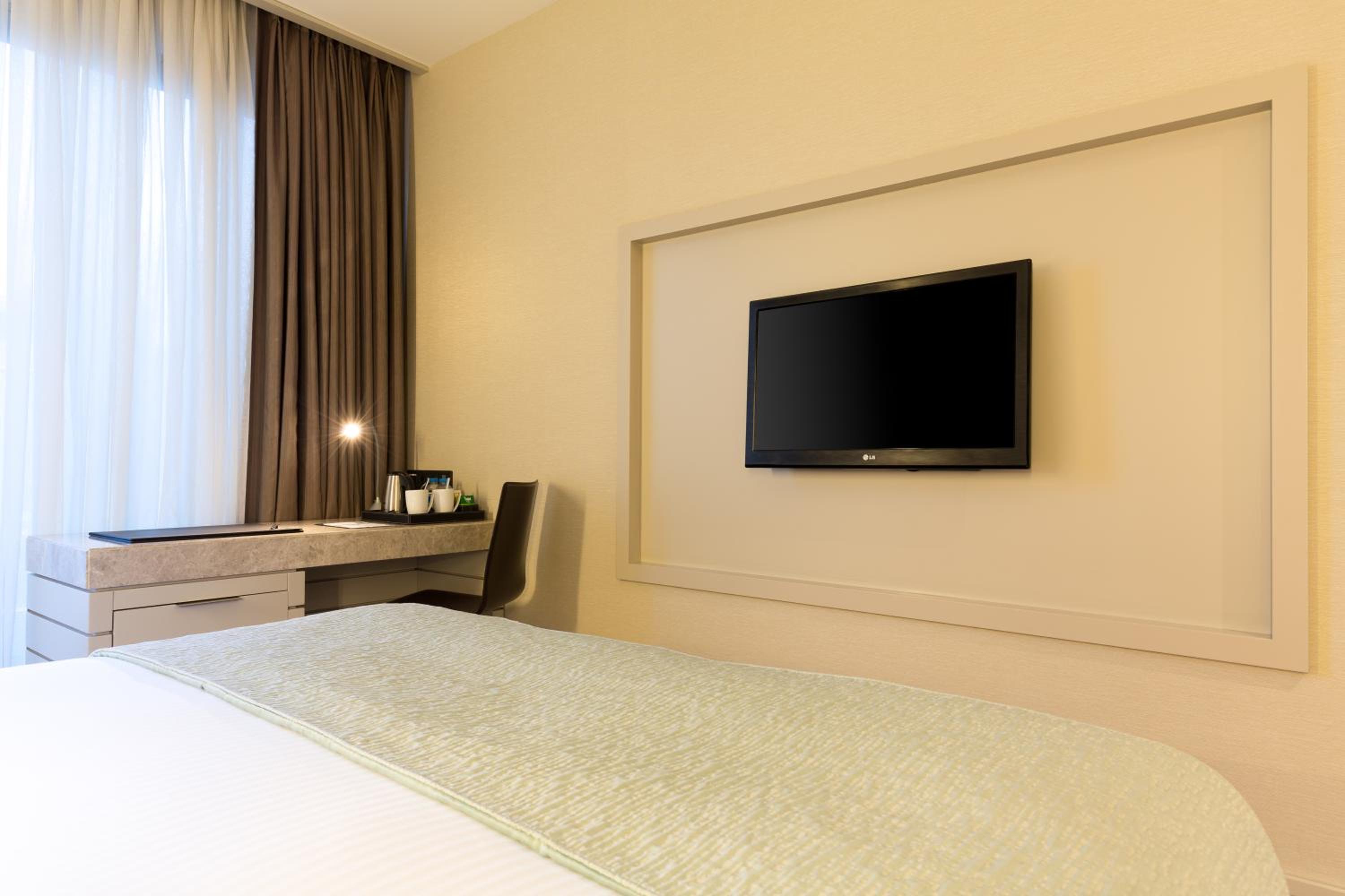Guest room, 1 King, Bosphorus view