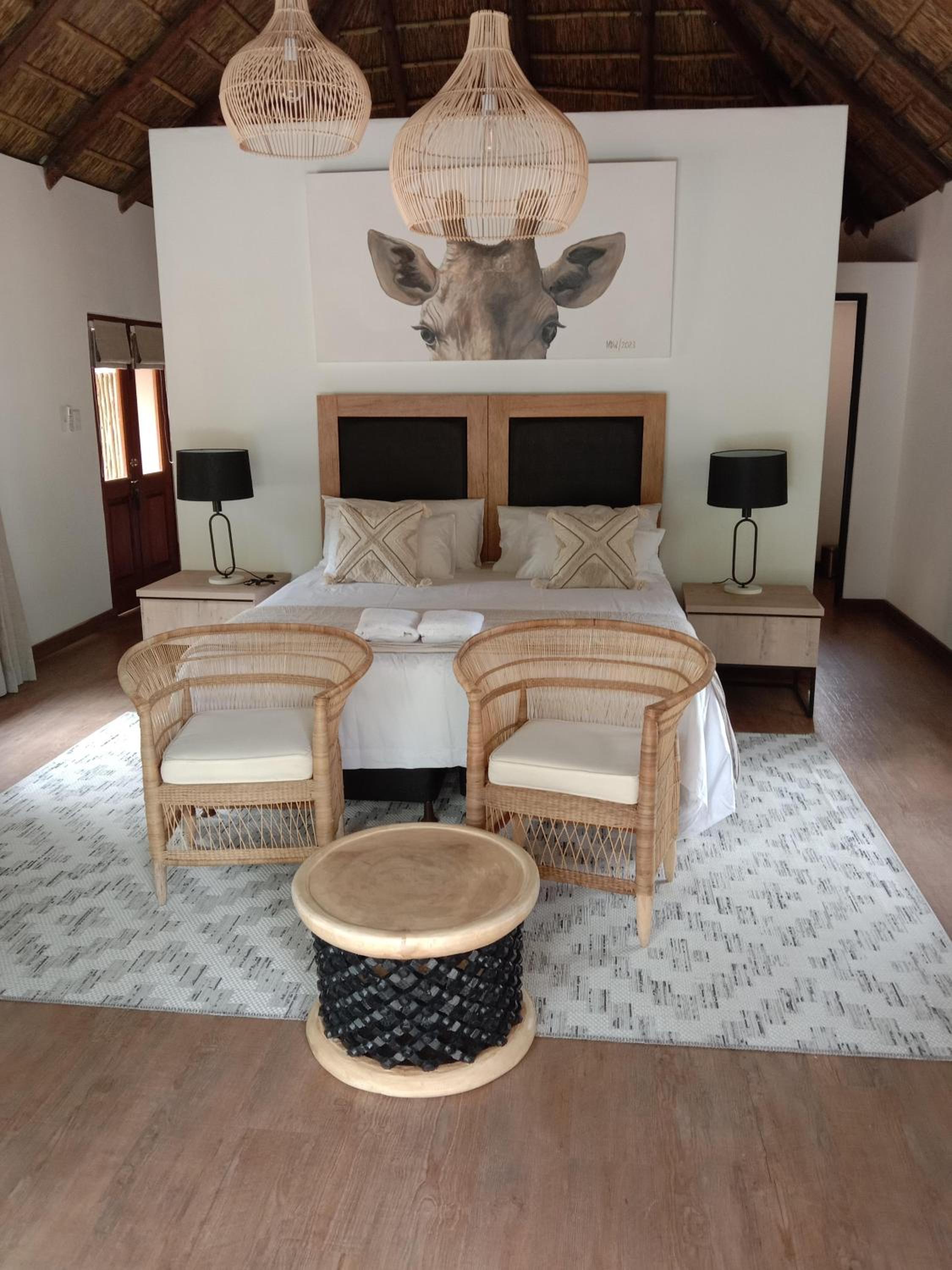 Deluxe King Suite 1 photo 3