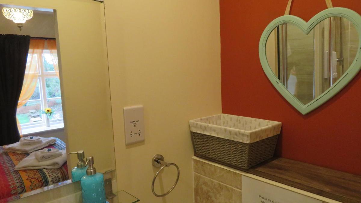 Double Room with Private Bathroom photo 3