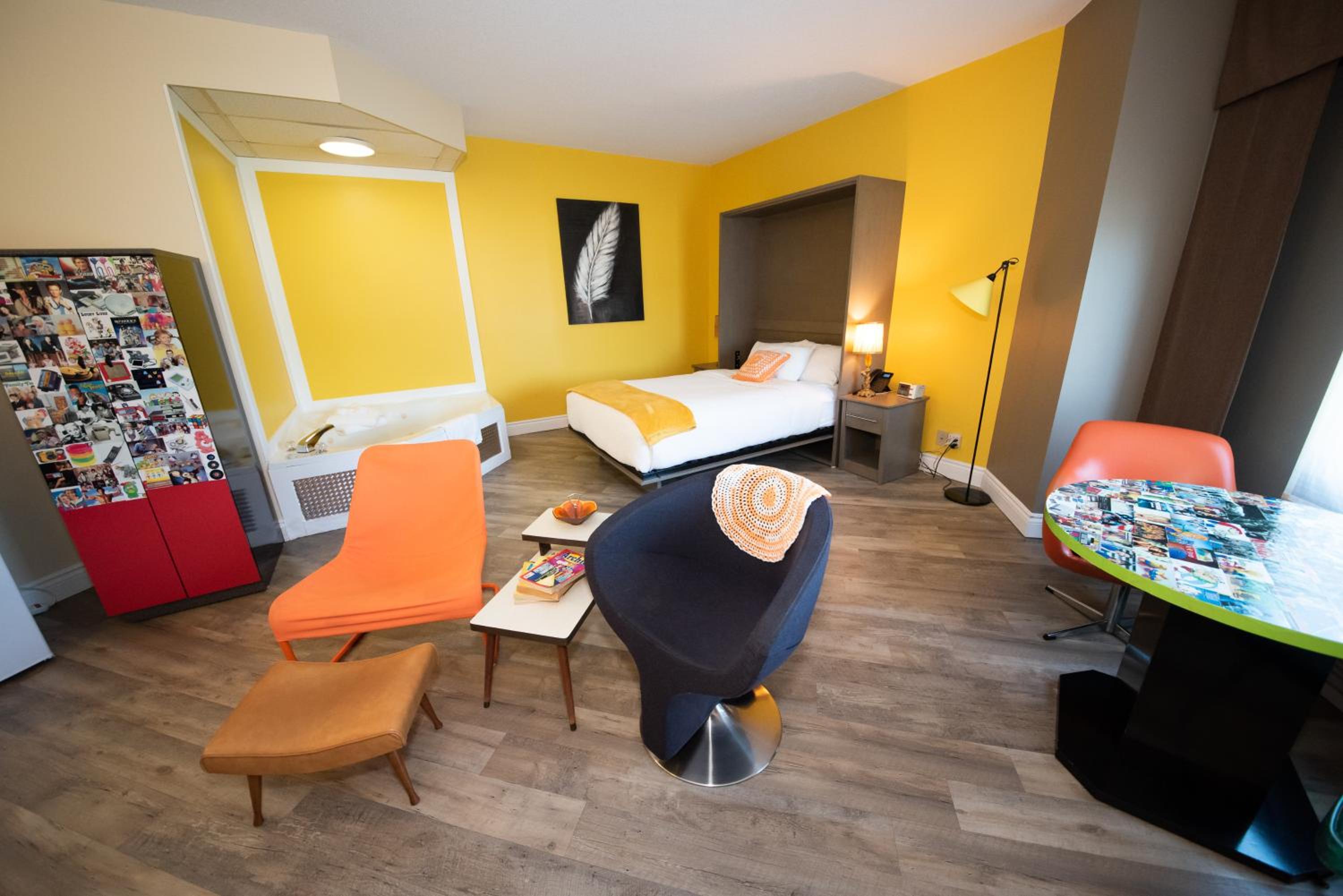 Deluxe Queen Suite - Non-Smoking - Photo 8